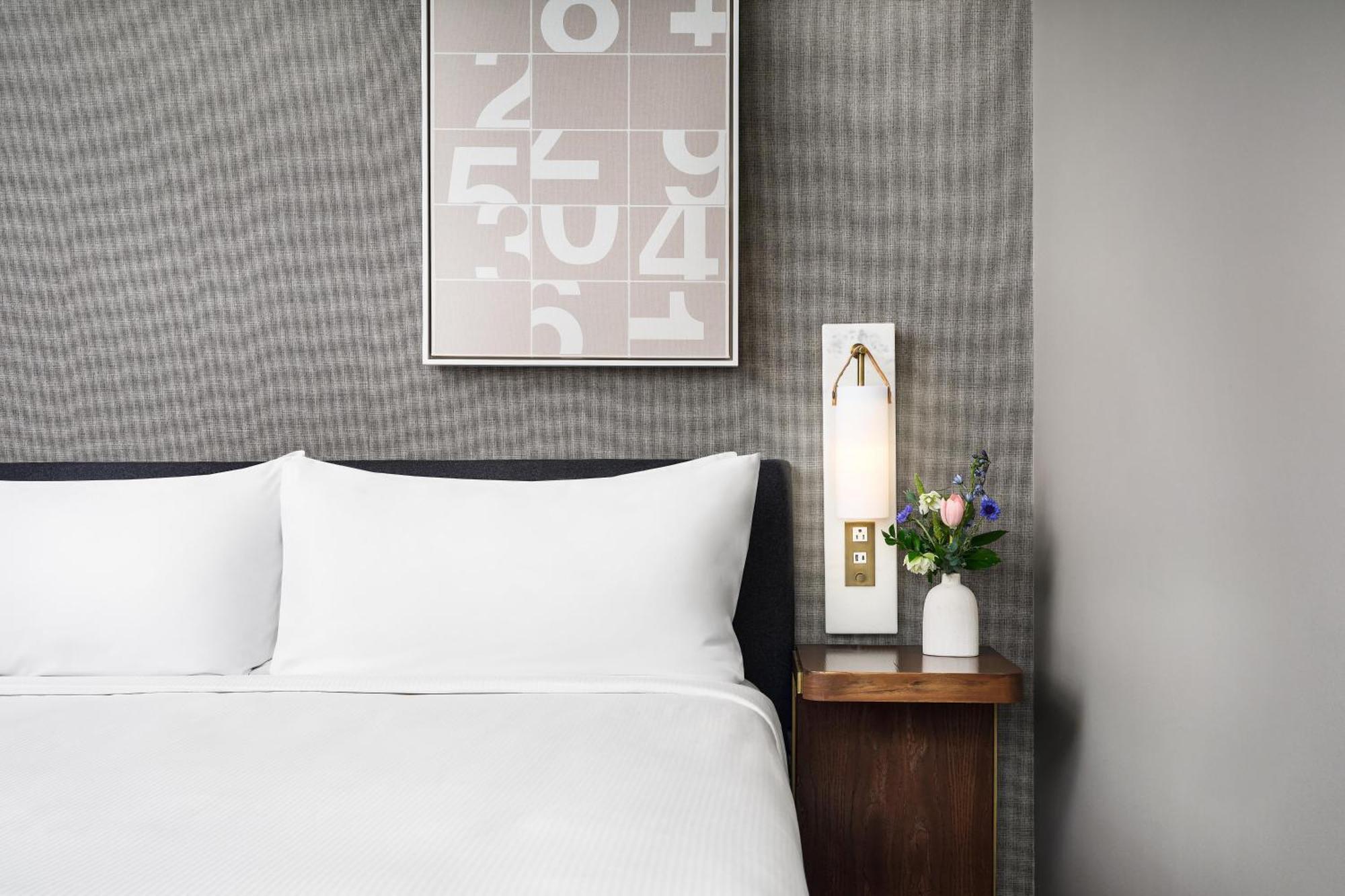 Corner King Room Mountain View