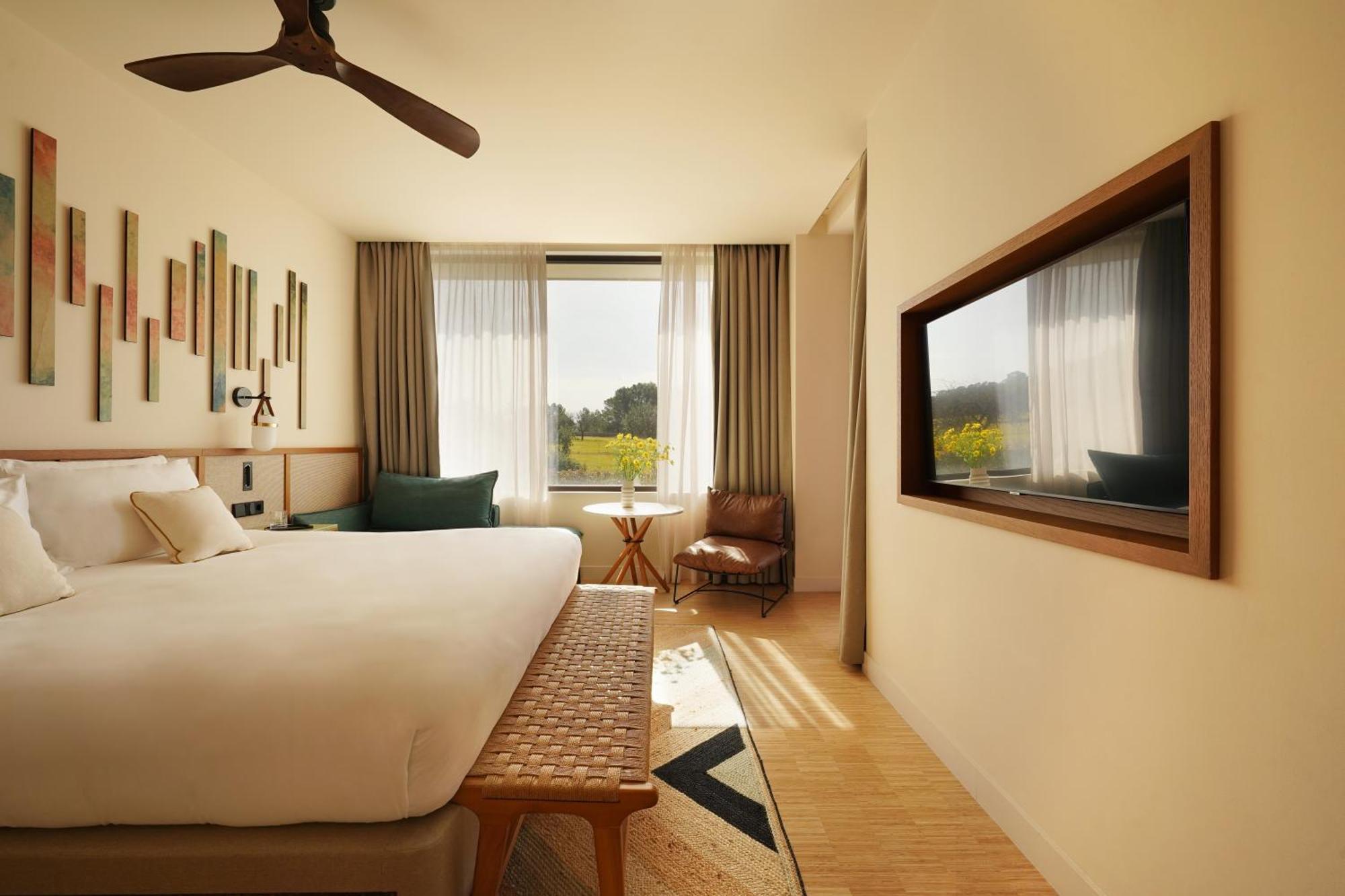 Essential Room
