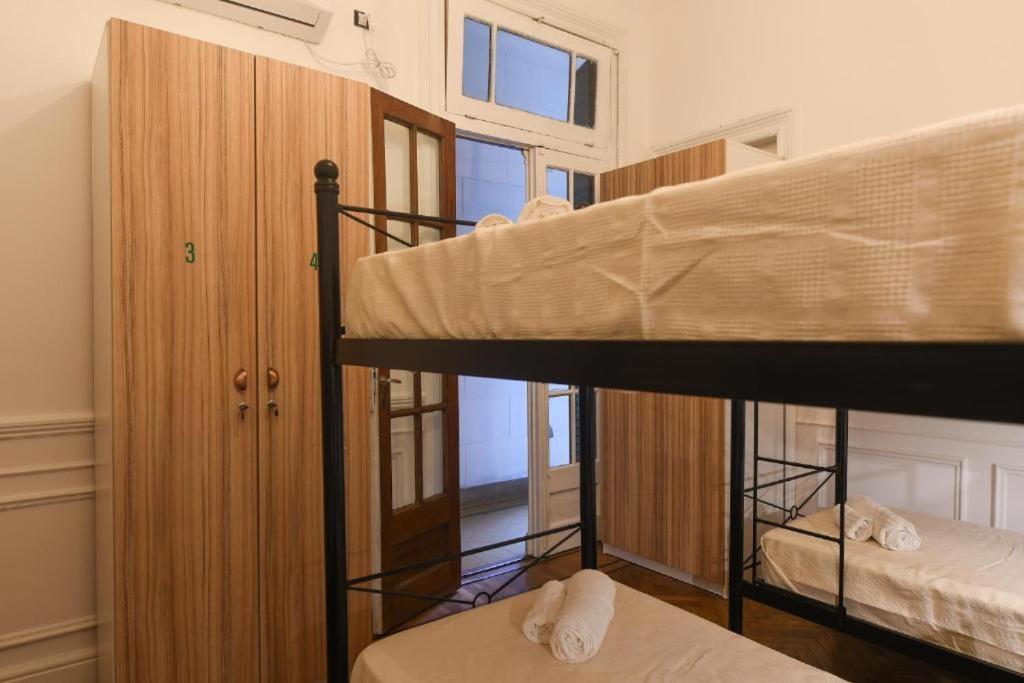 Single Bed 6-Bed Dormitory Room