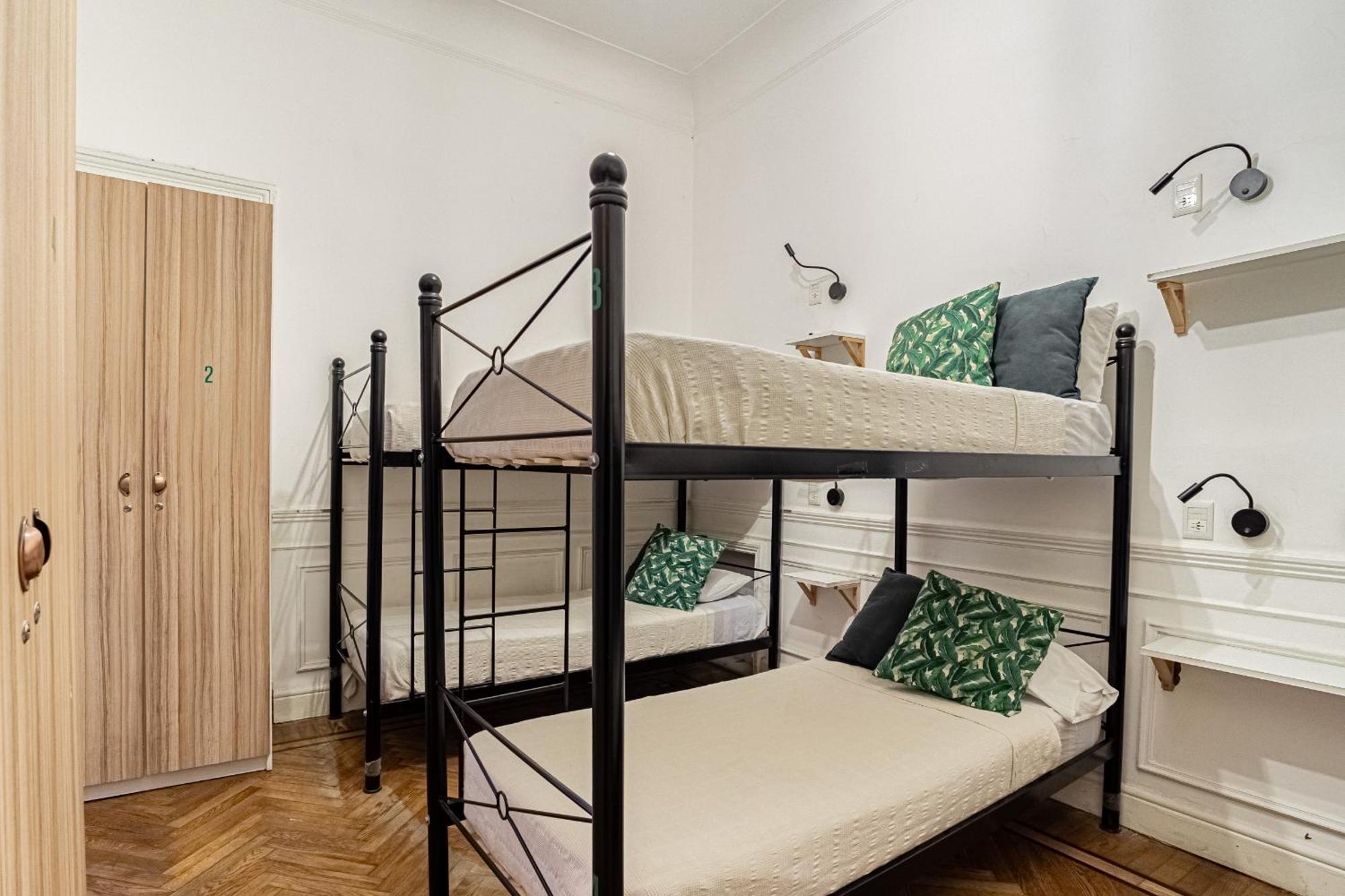 Single Bed 6-Bed Dormitory Room