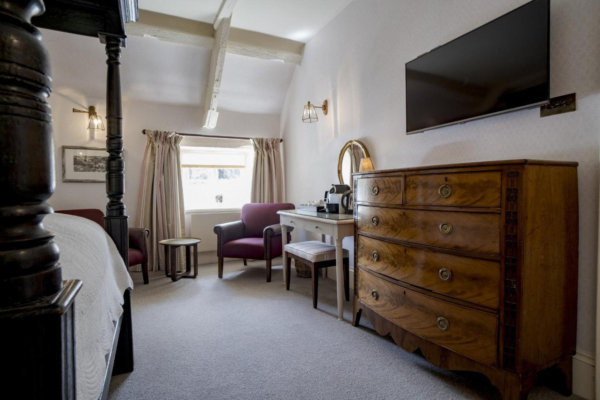Four Poster Room
