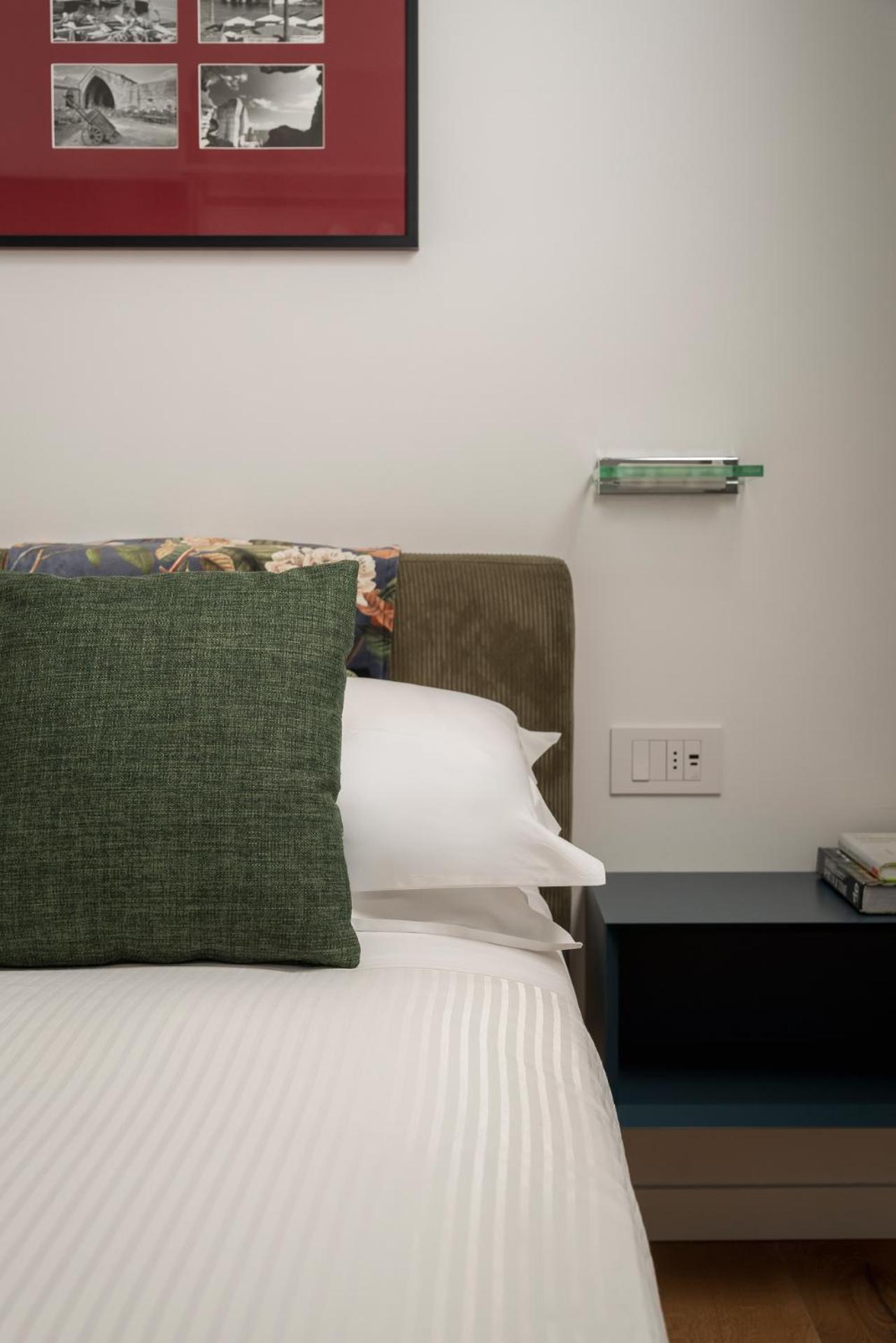 Superior One-Bedroom Apartment Balcony
