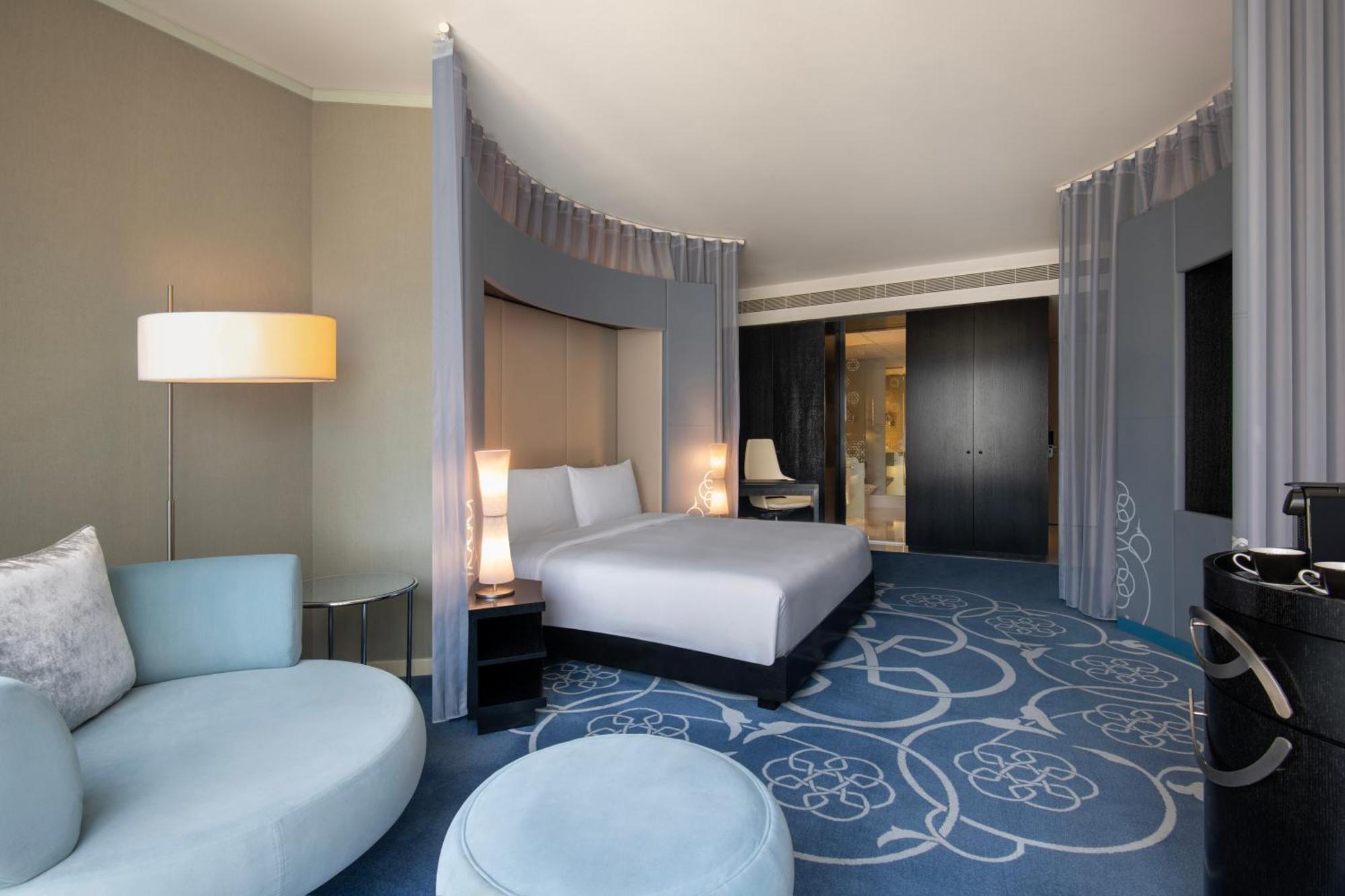 Deluxe King Room – City View Beach Access