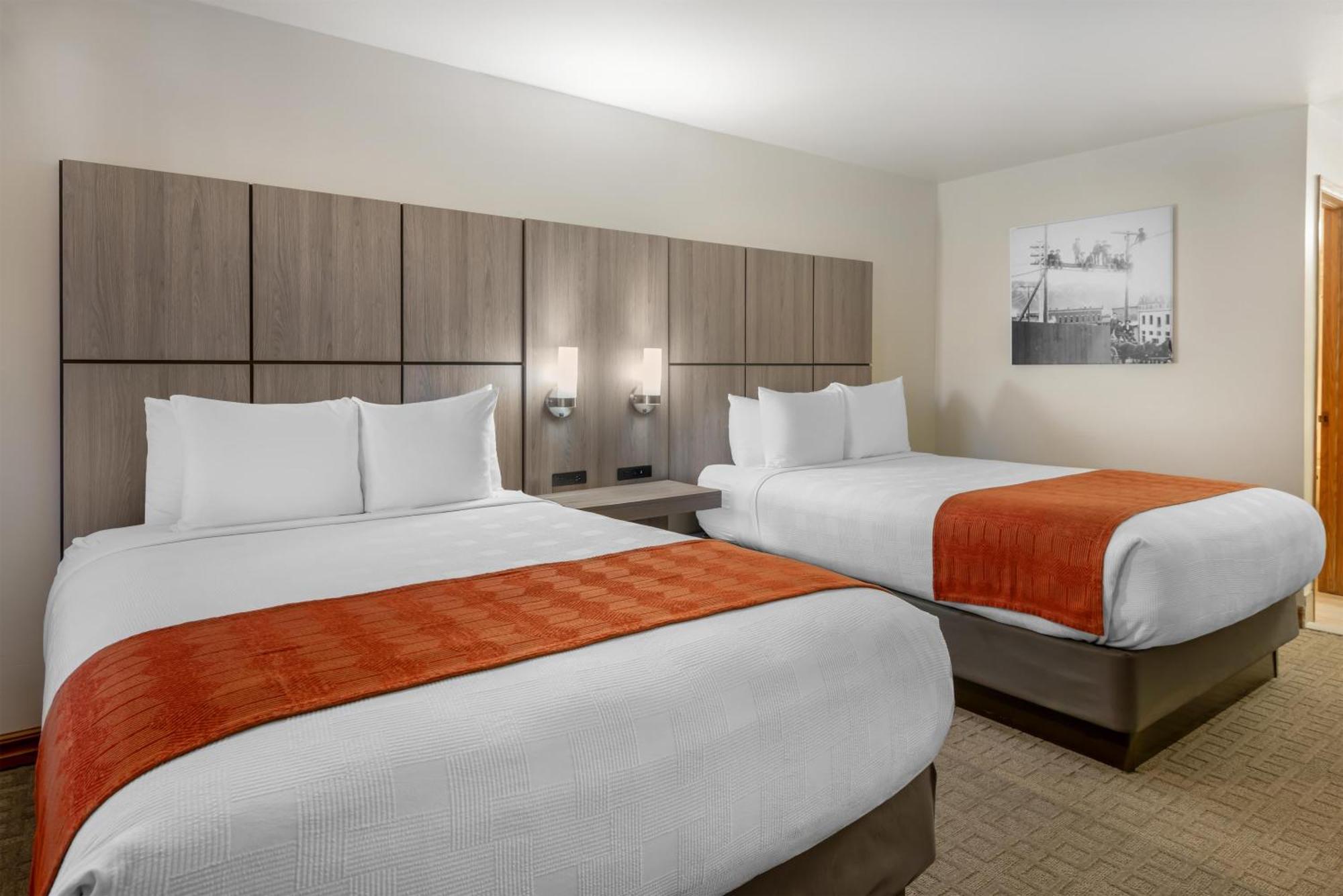 Queen Room with Two Queen Beds - Non-Smoking
