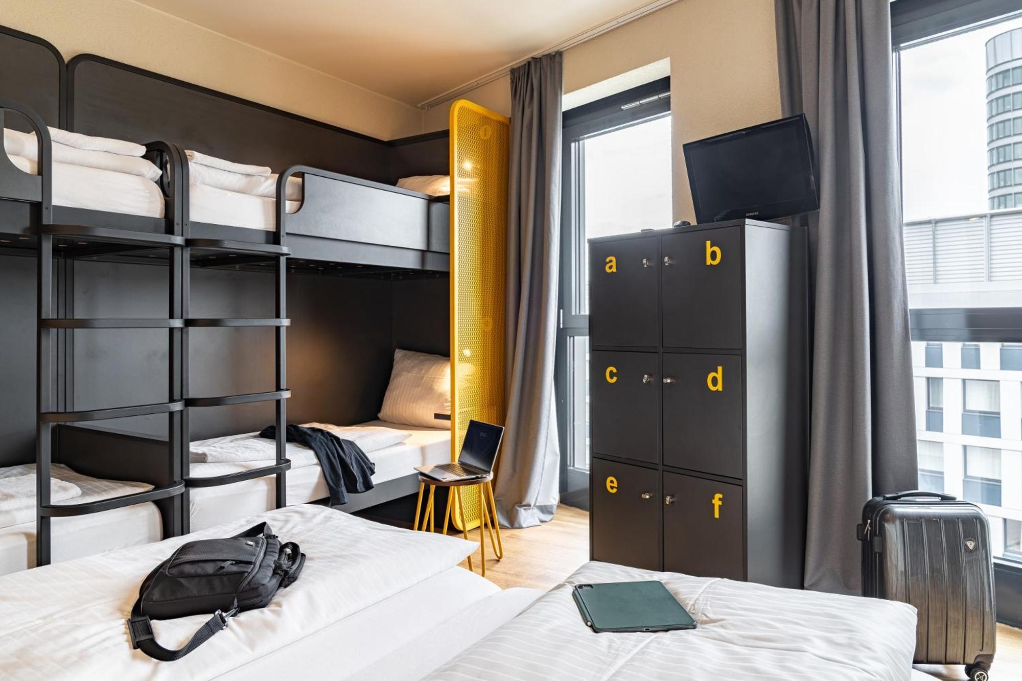 Bed 6-Bed Mixed Dormitory Room