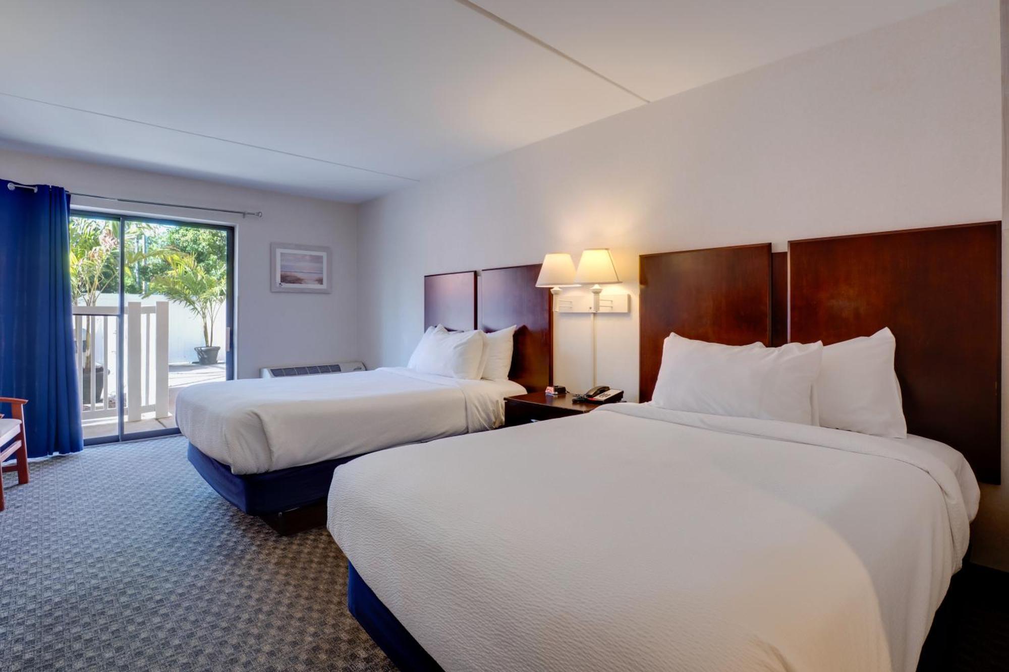 Double Room Two Double Beds Pool Side No Stove