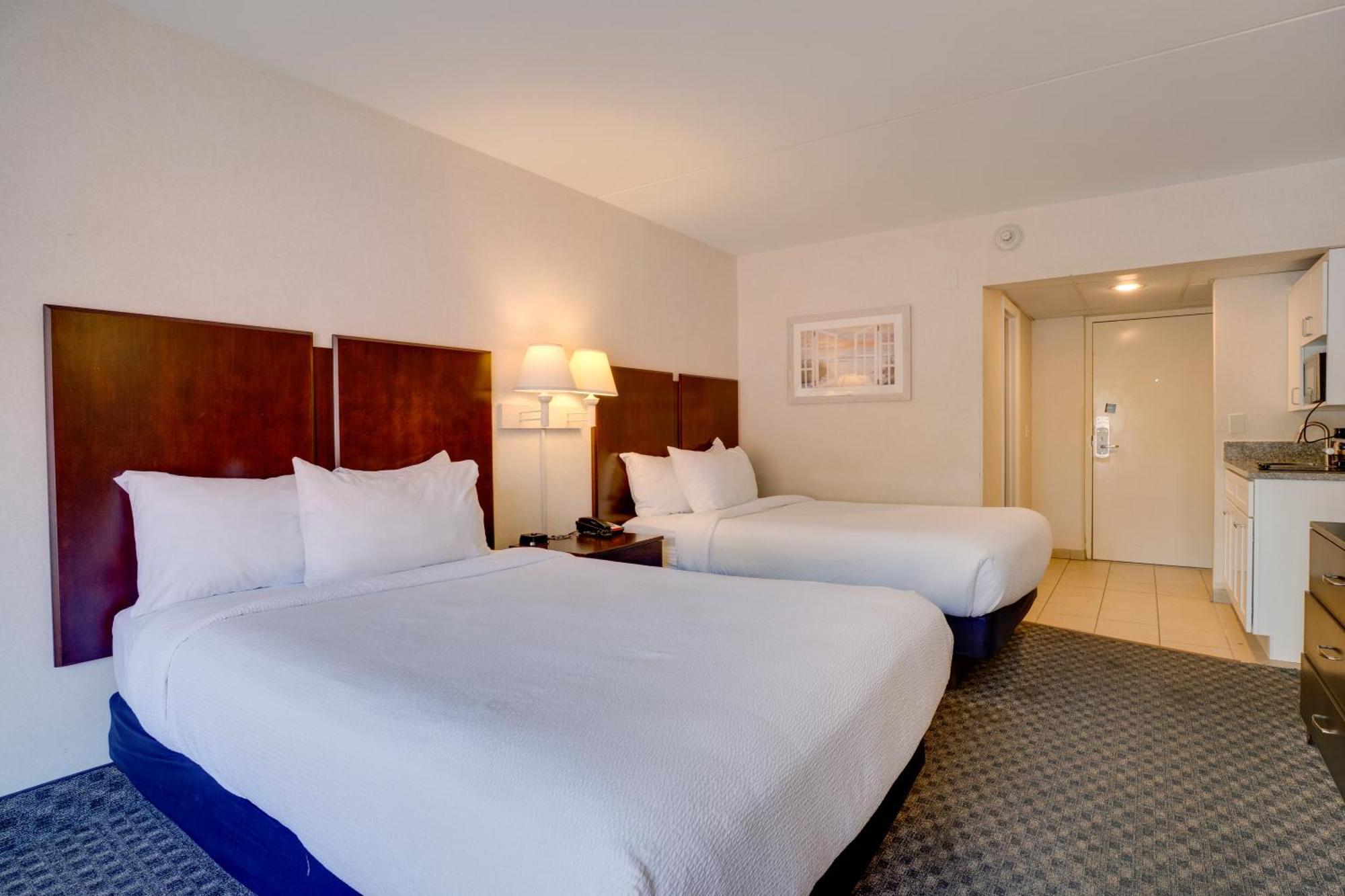 Double Room Two Double Beds Pool Side No Stove