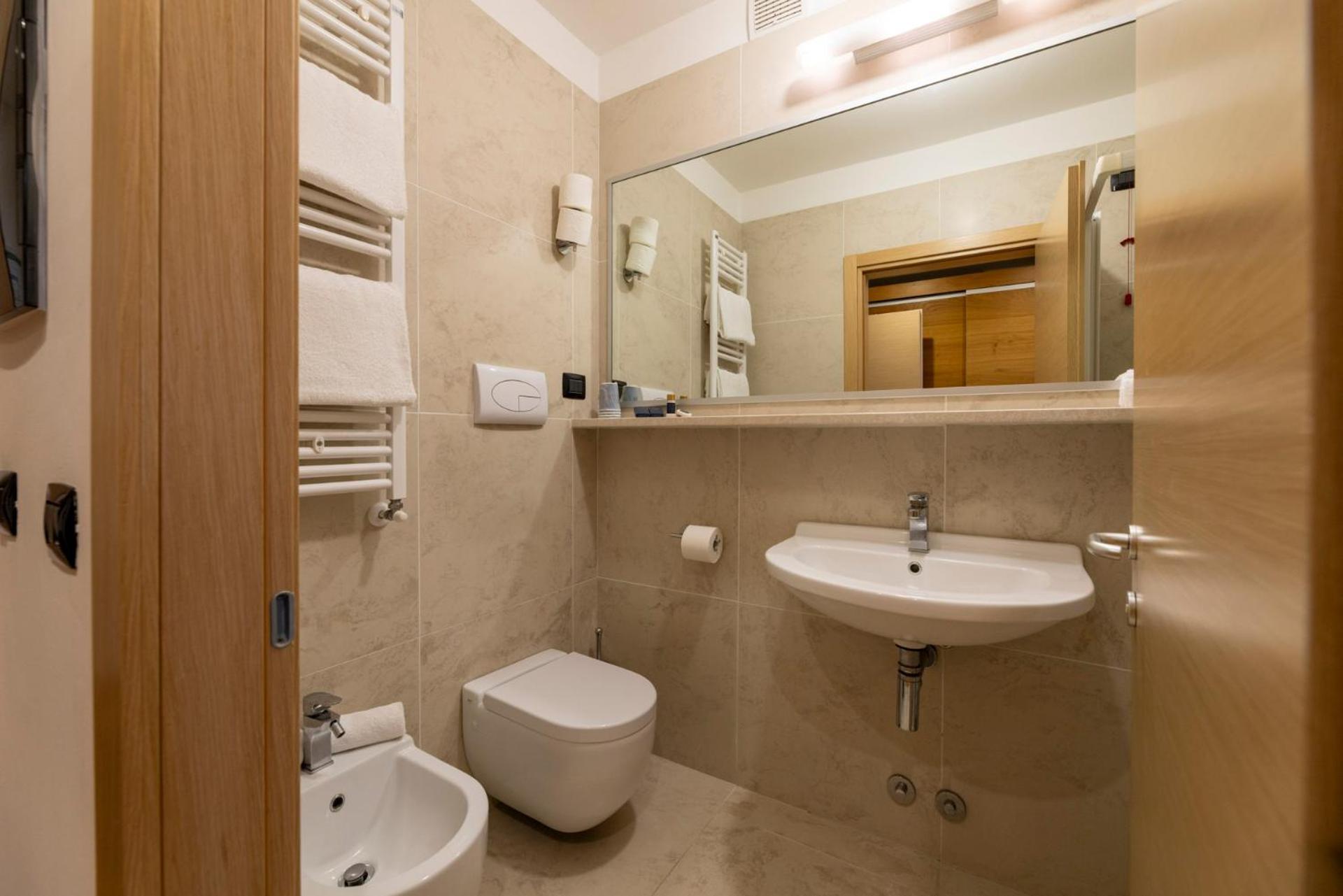 Comfort Triple Room