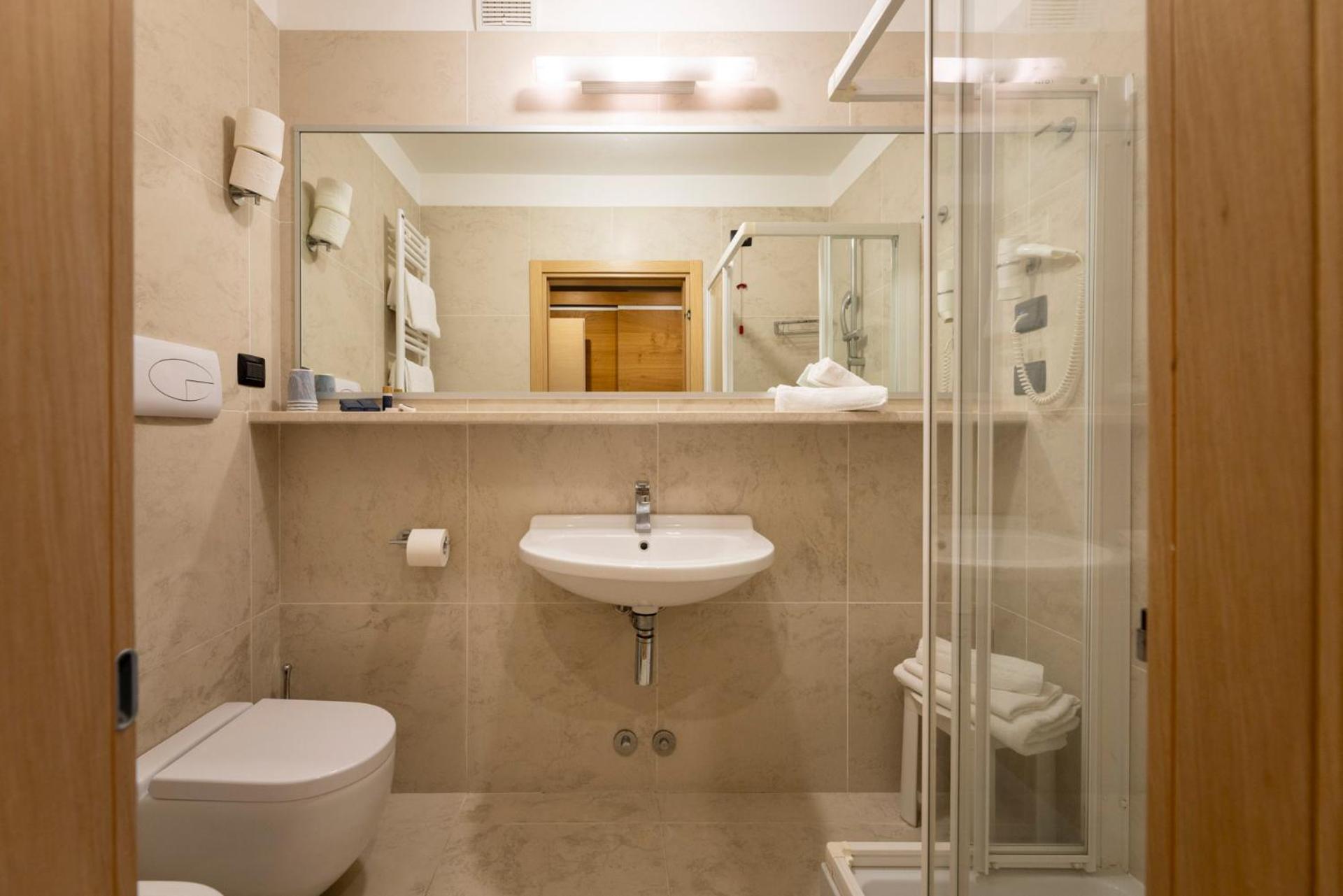 Comfort Triple Room