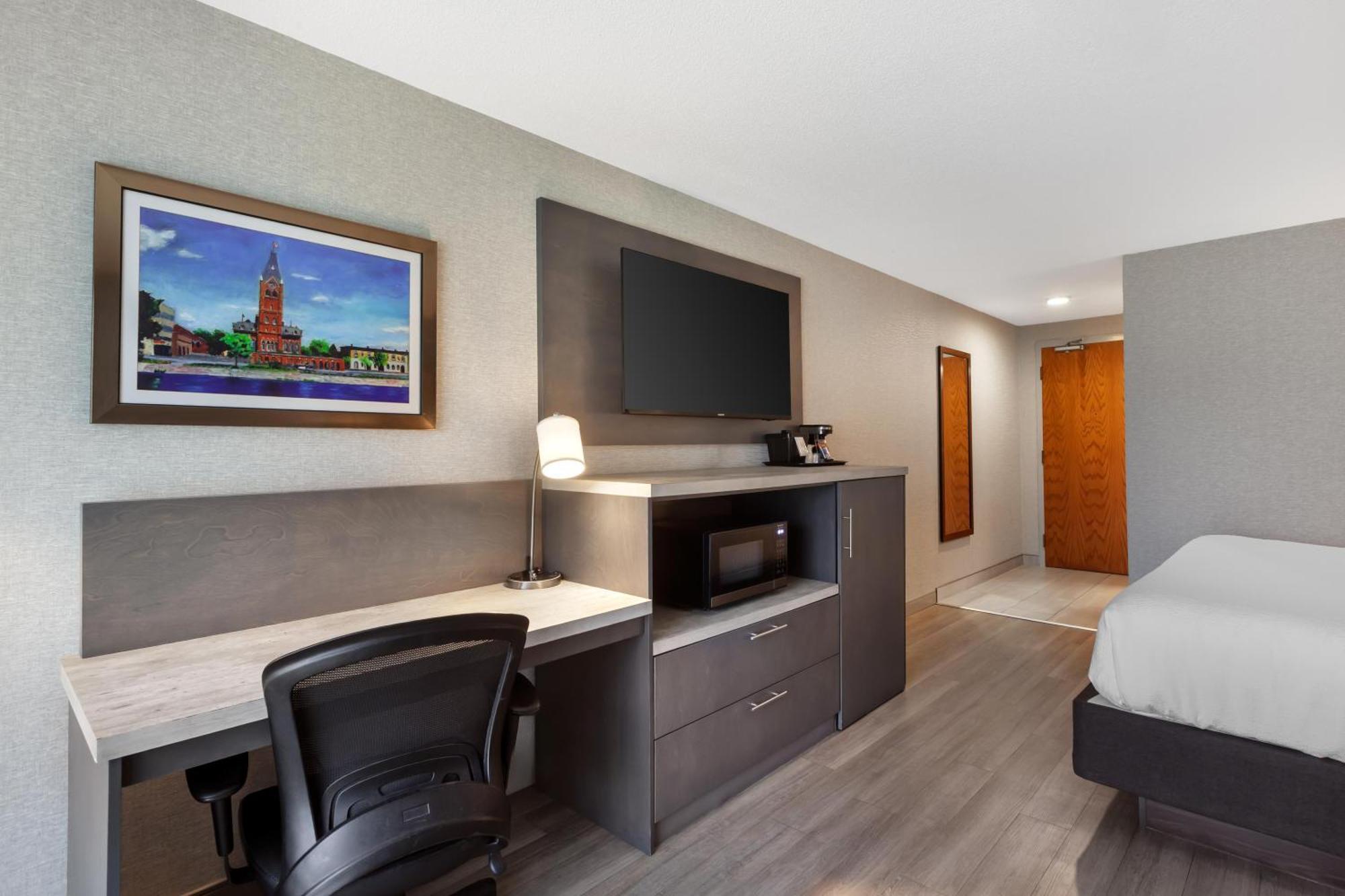 Executive King Room Sofa Bed Non-Smoking