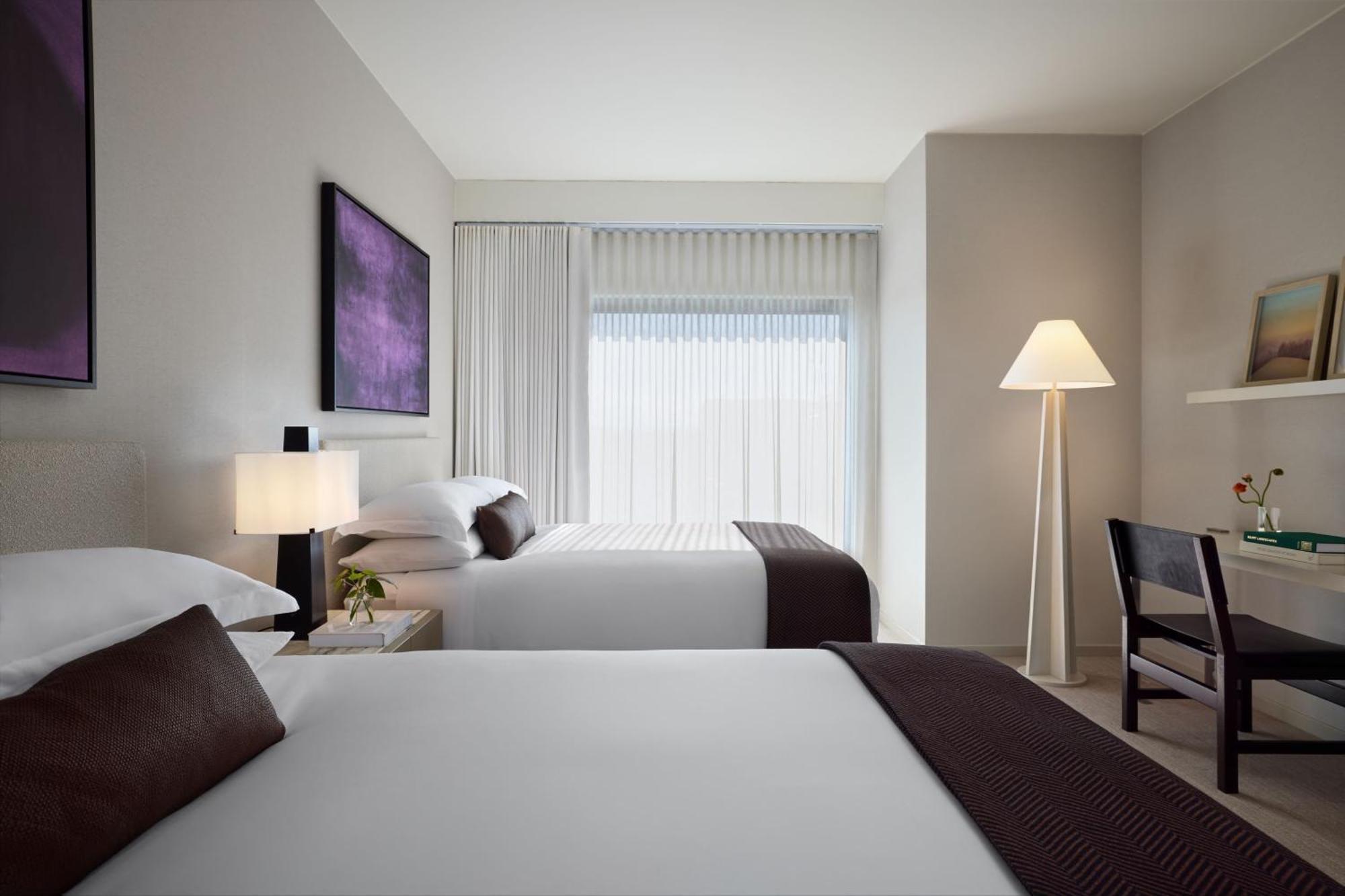 Queen Room Two Queen Beds Mountain View
