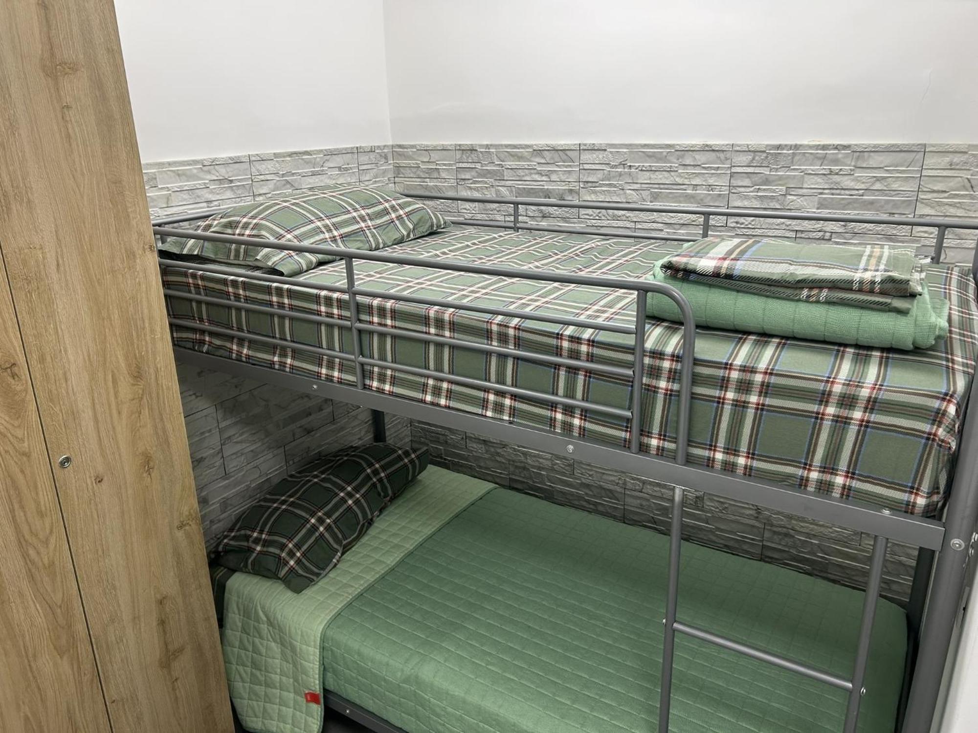Quadruple Room Private Bathroom