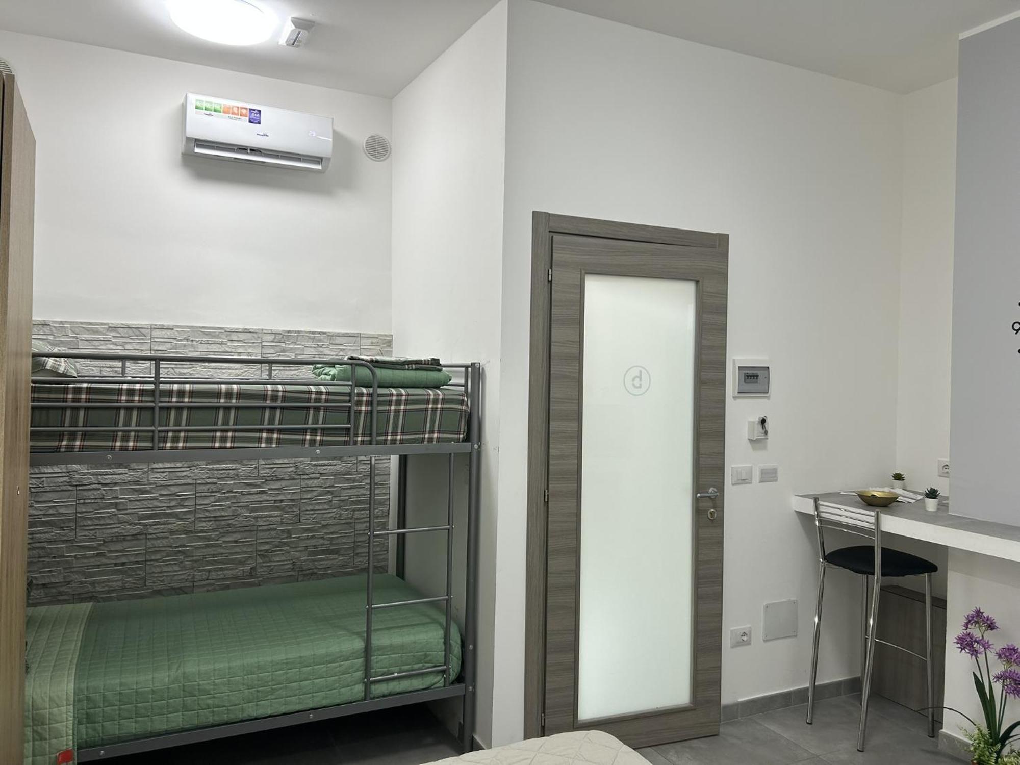 Quadruple Room Private Bathroom