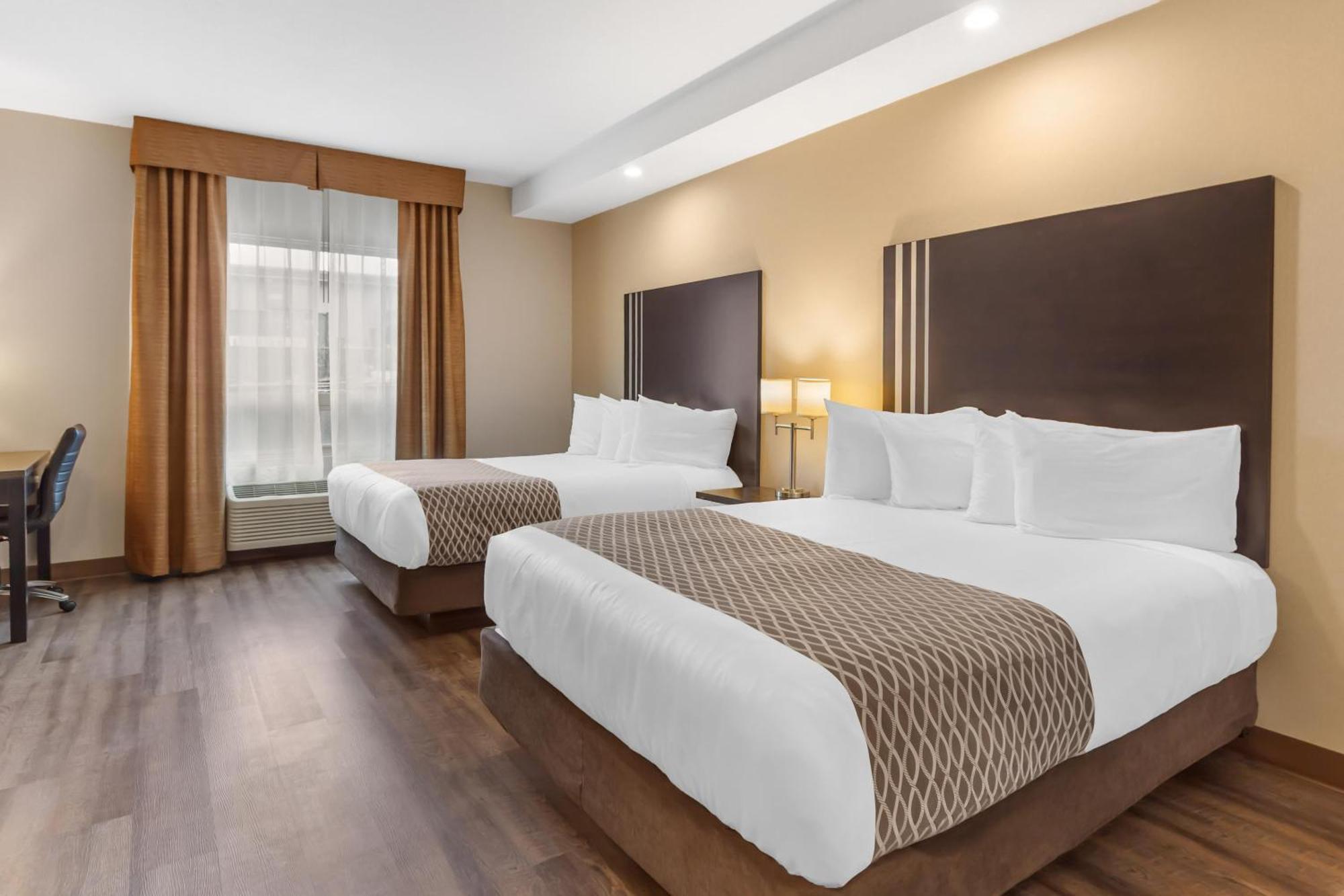 Queen Room Two Queen Beds Kitchenette Walk Shower or Pet Friendly or Non-Smoking