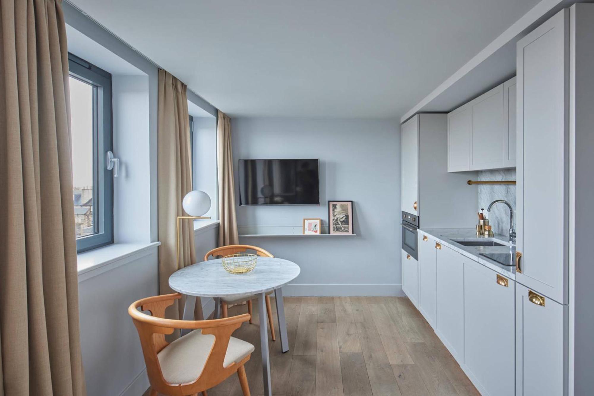 Open Plan Suite Panoramic View