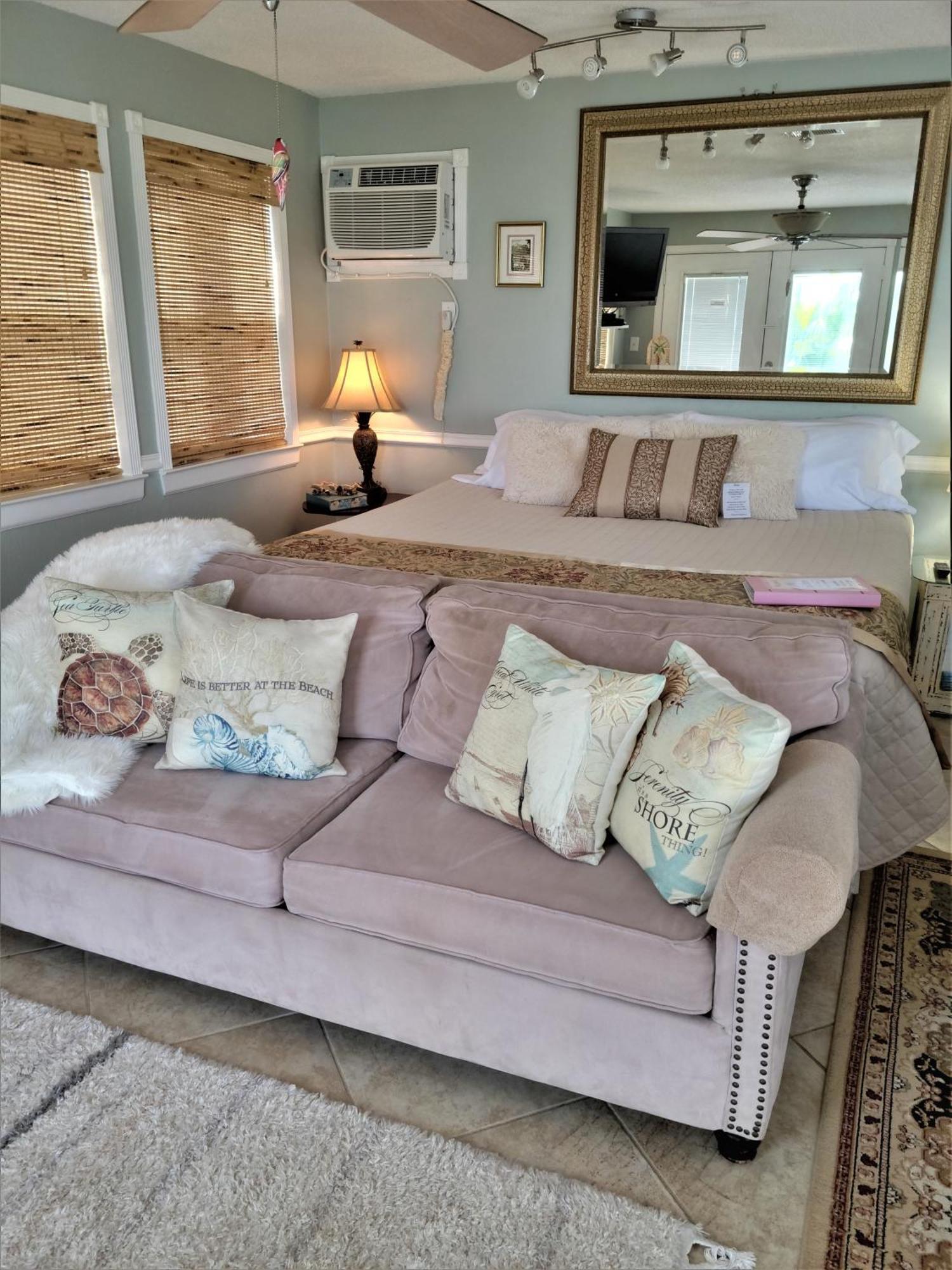 Deluxe King Suite