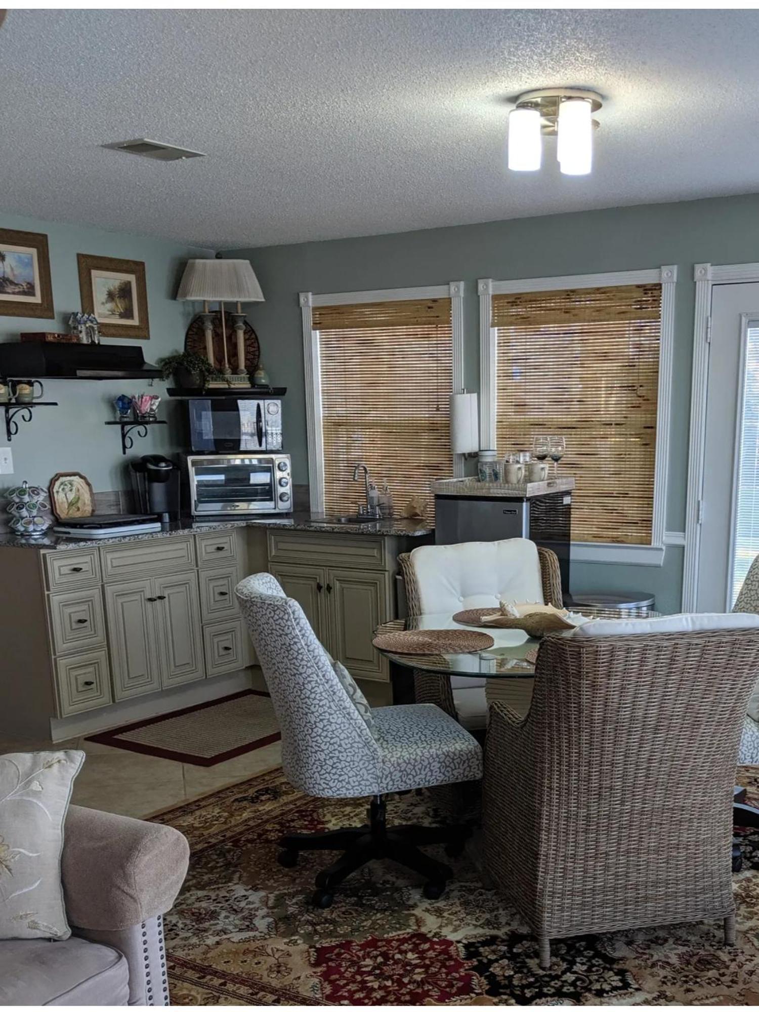 Deluxe King Suite