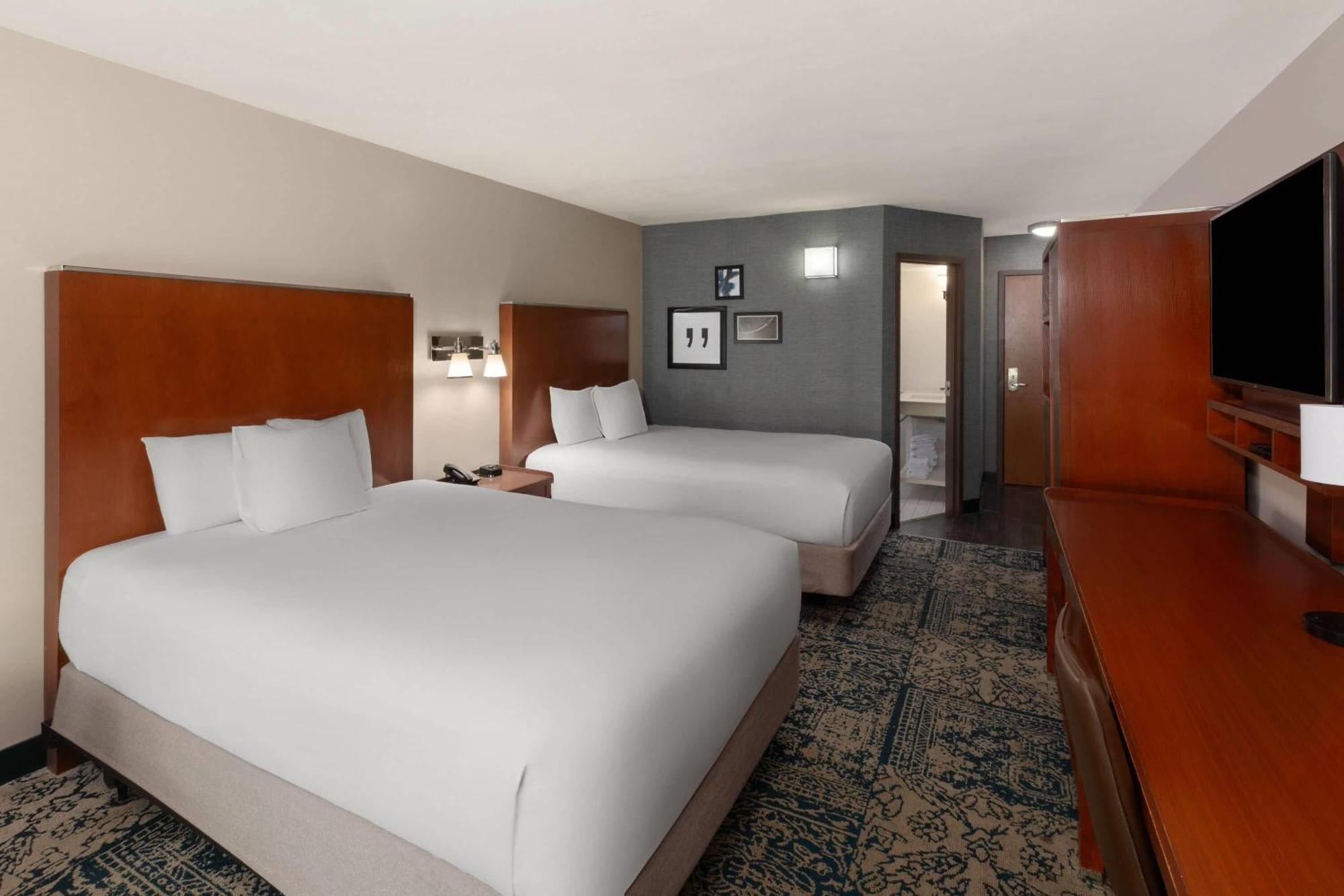 Deluxe Queen Room Mobility or Hearing Accessible Room Tub Grab Bars or Non-Smoking