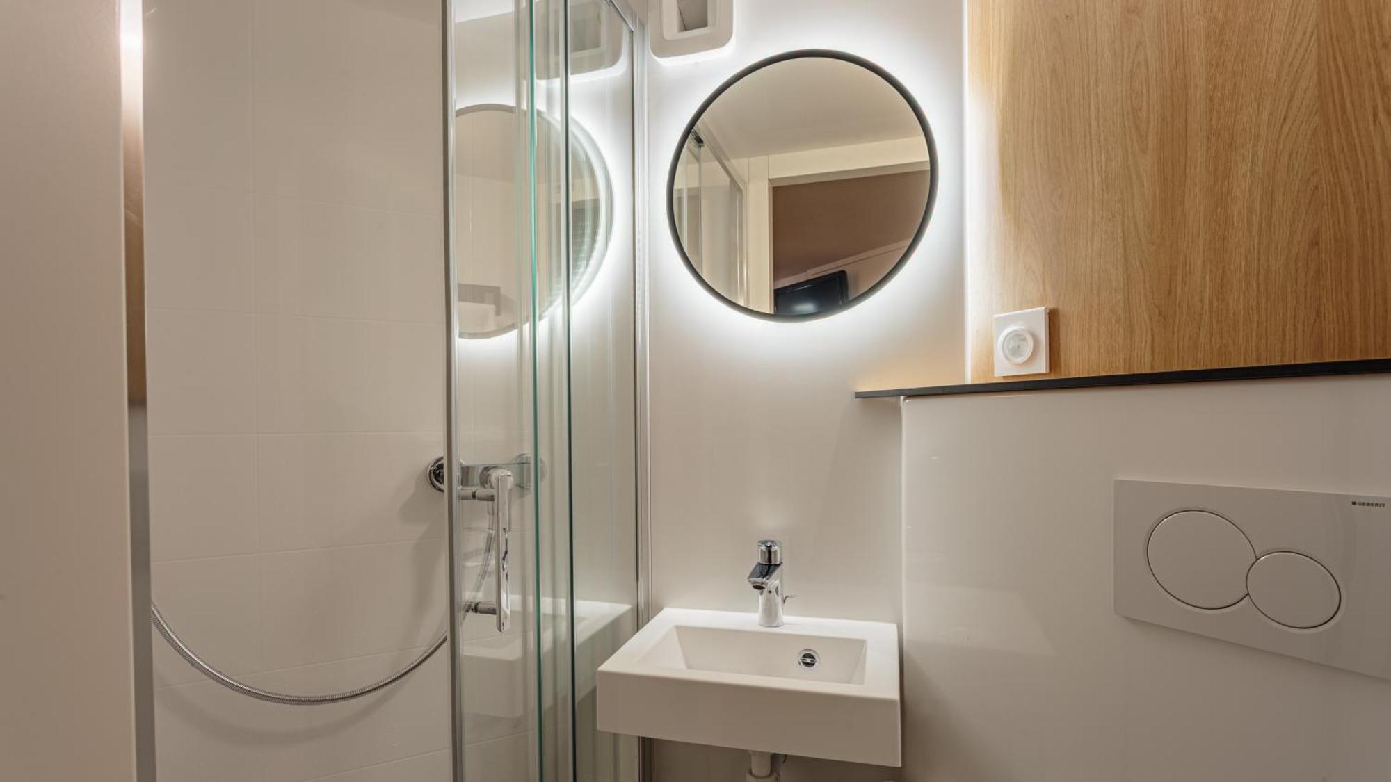 Standard Queen Room One Bunk Bed