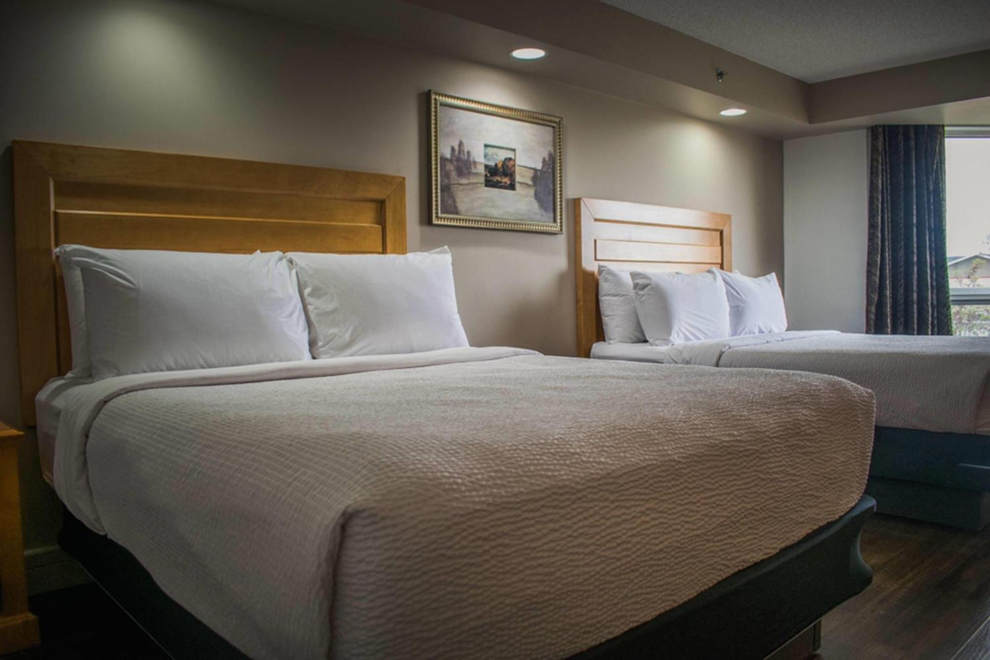 Deluxe Queen Room Two Queen Beds Non-Smoking