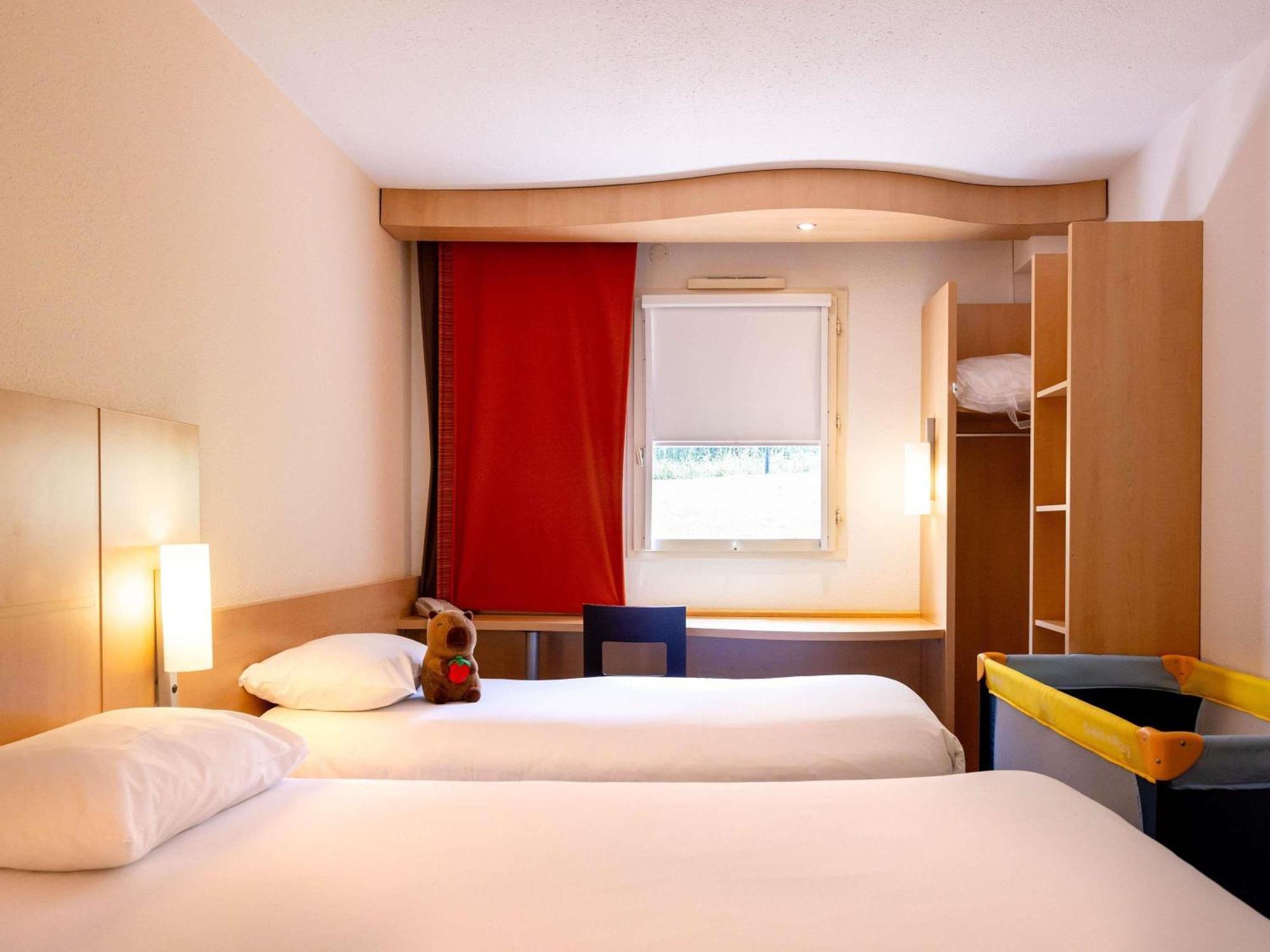 Standard Room One Double Bed One Single Bed,1773735535:JPEG