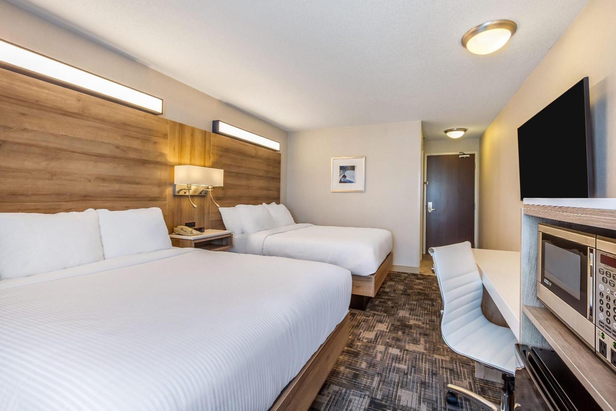 Queen Room Two Queen Beds Disability Access or Non-Smoking