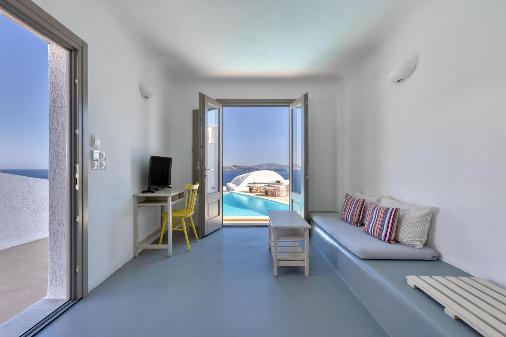 Petit Suite with Private Pool & Caldera View