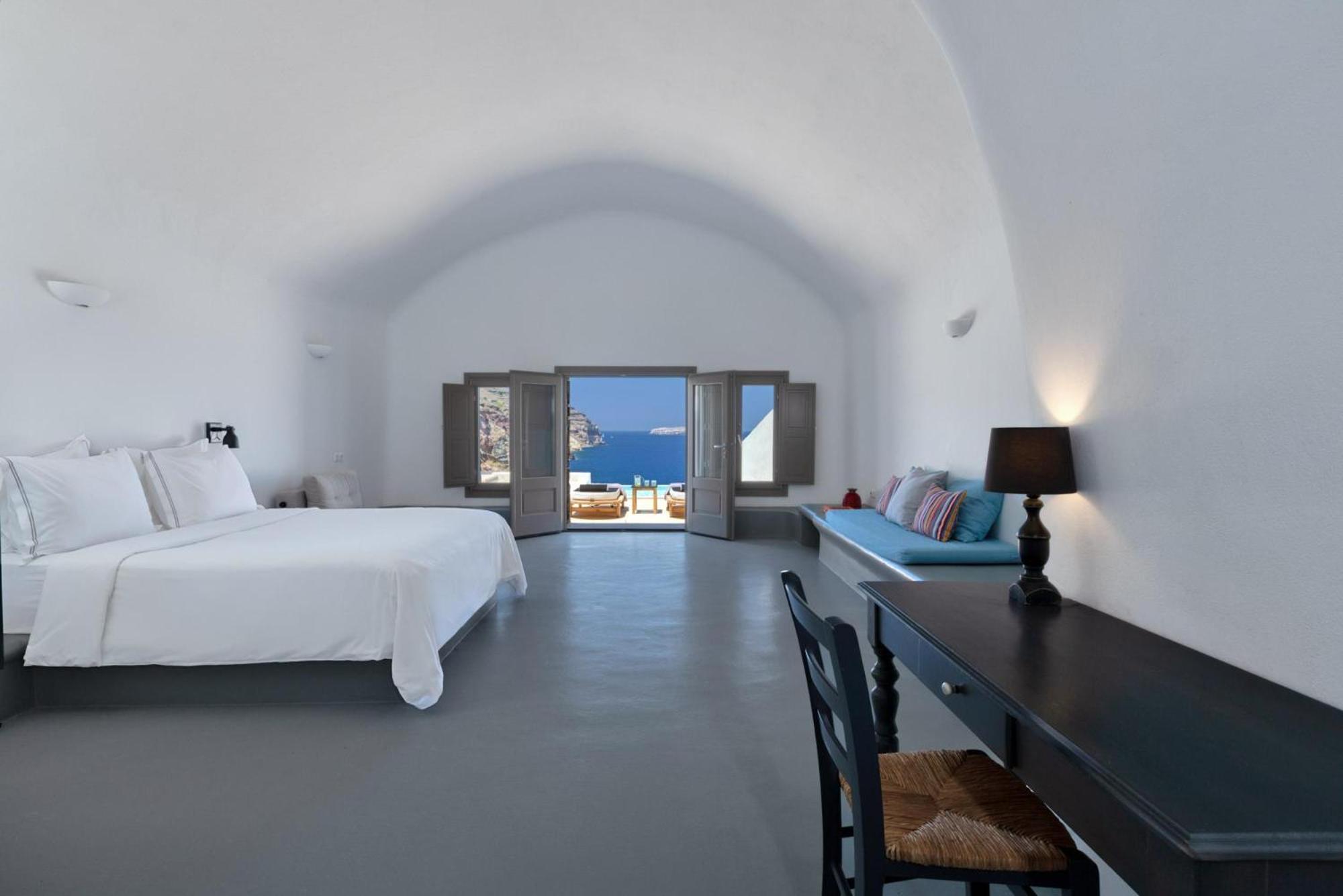 Grand Cave Suite Infinity Private Pool Caldera View