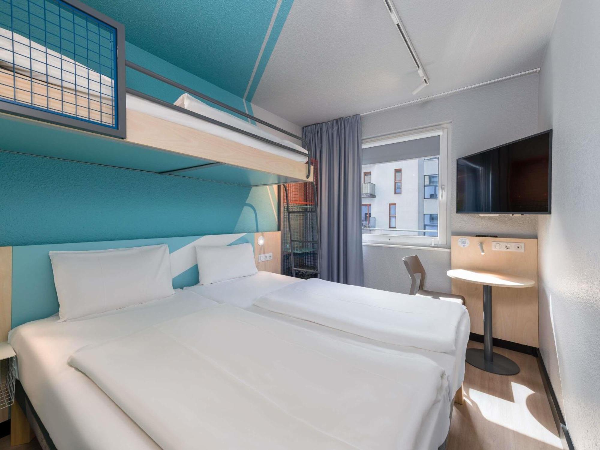 Triple room with Bunk Bed and Single Bed