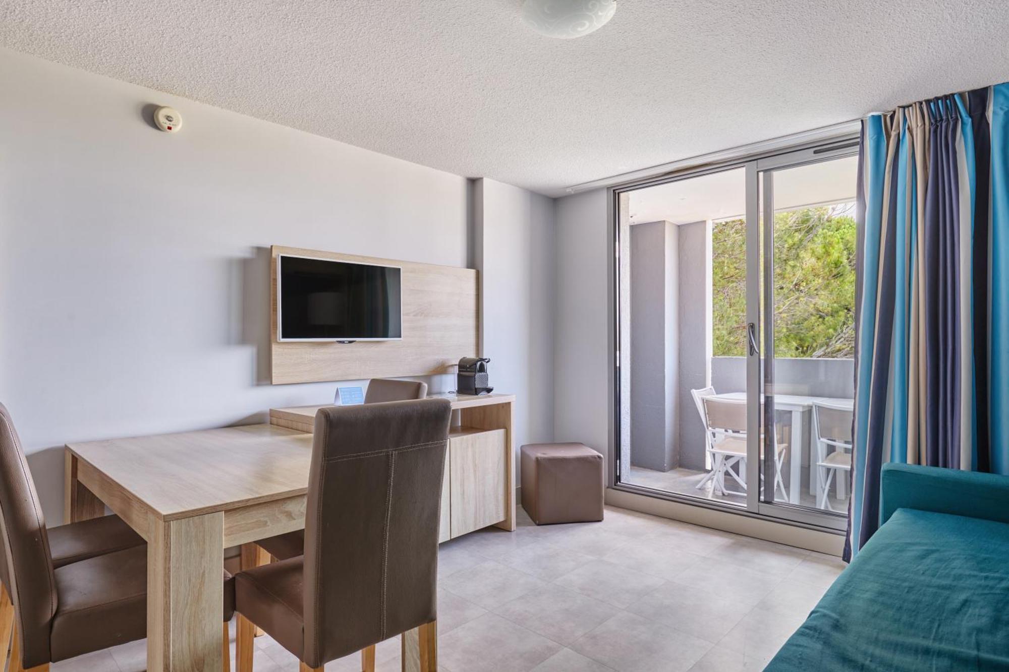 Deluxe Apartment