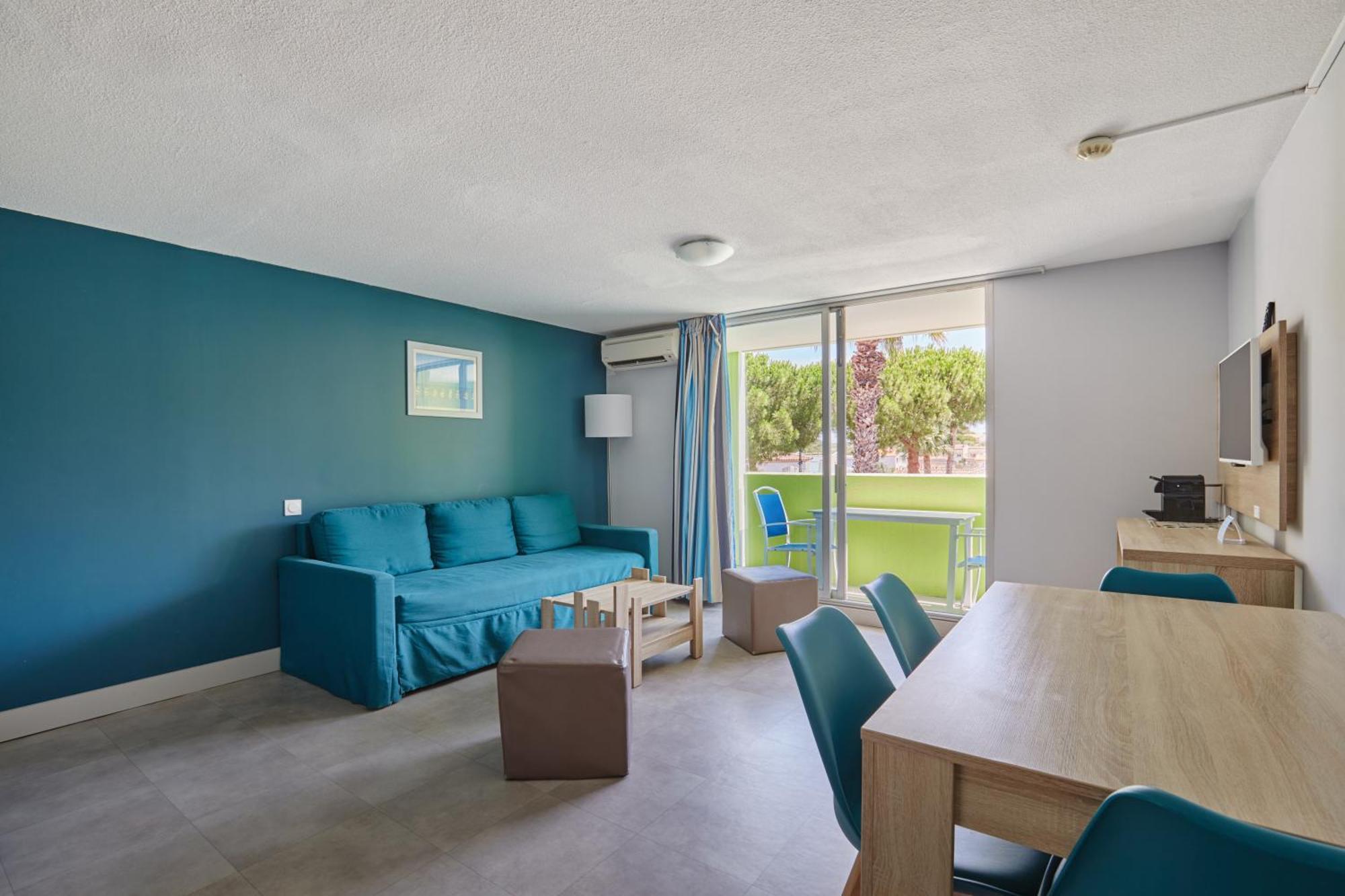 Deluxe Apartment