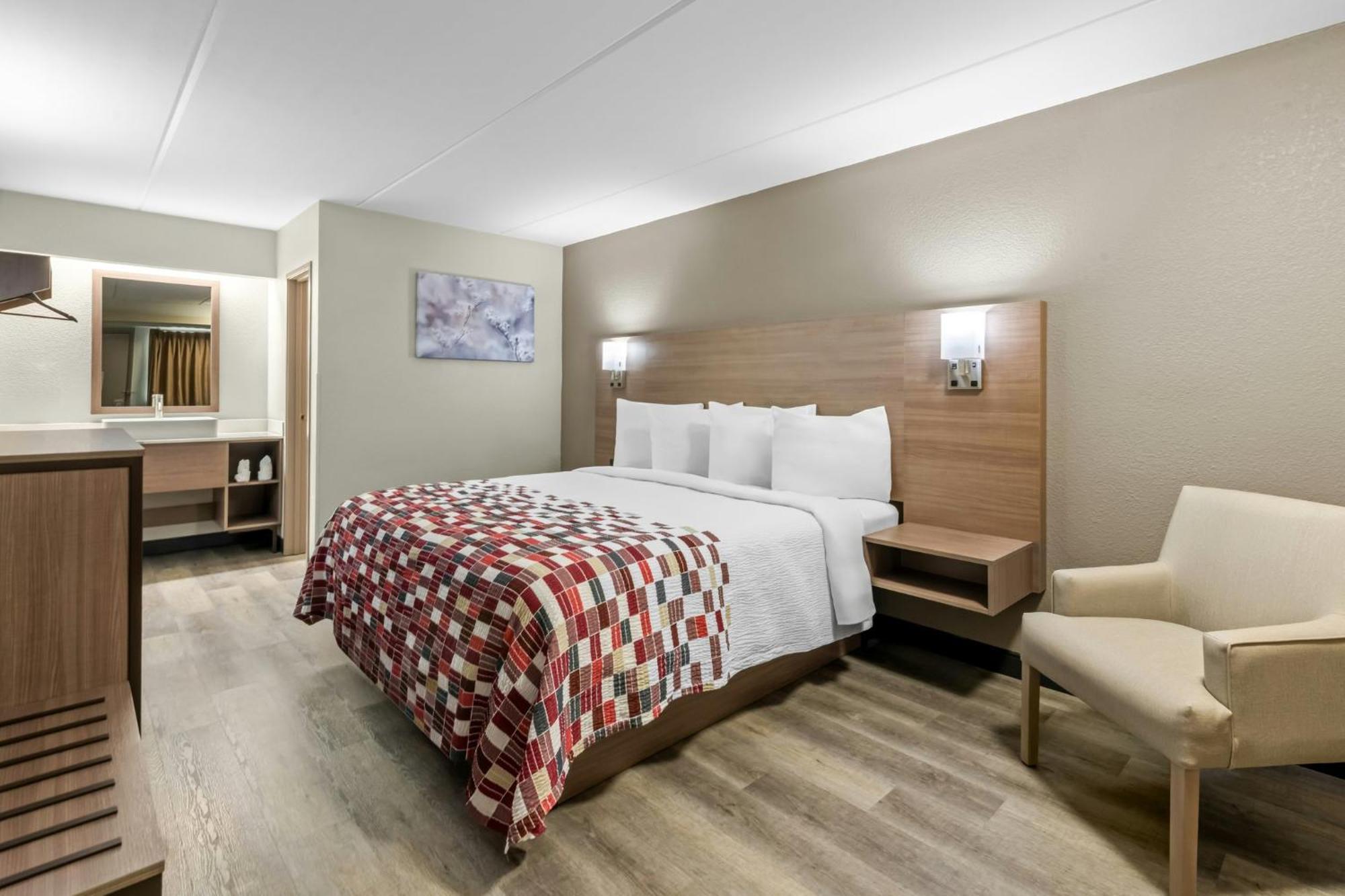 Deluxe King Bed Smoke