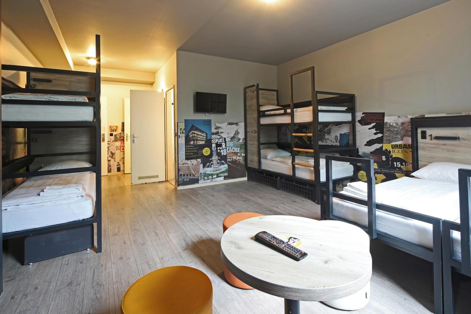 Bed 6-Bed Dormitory Room