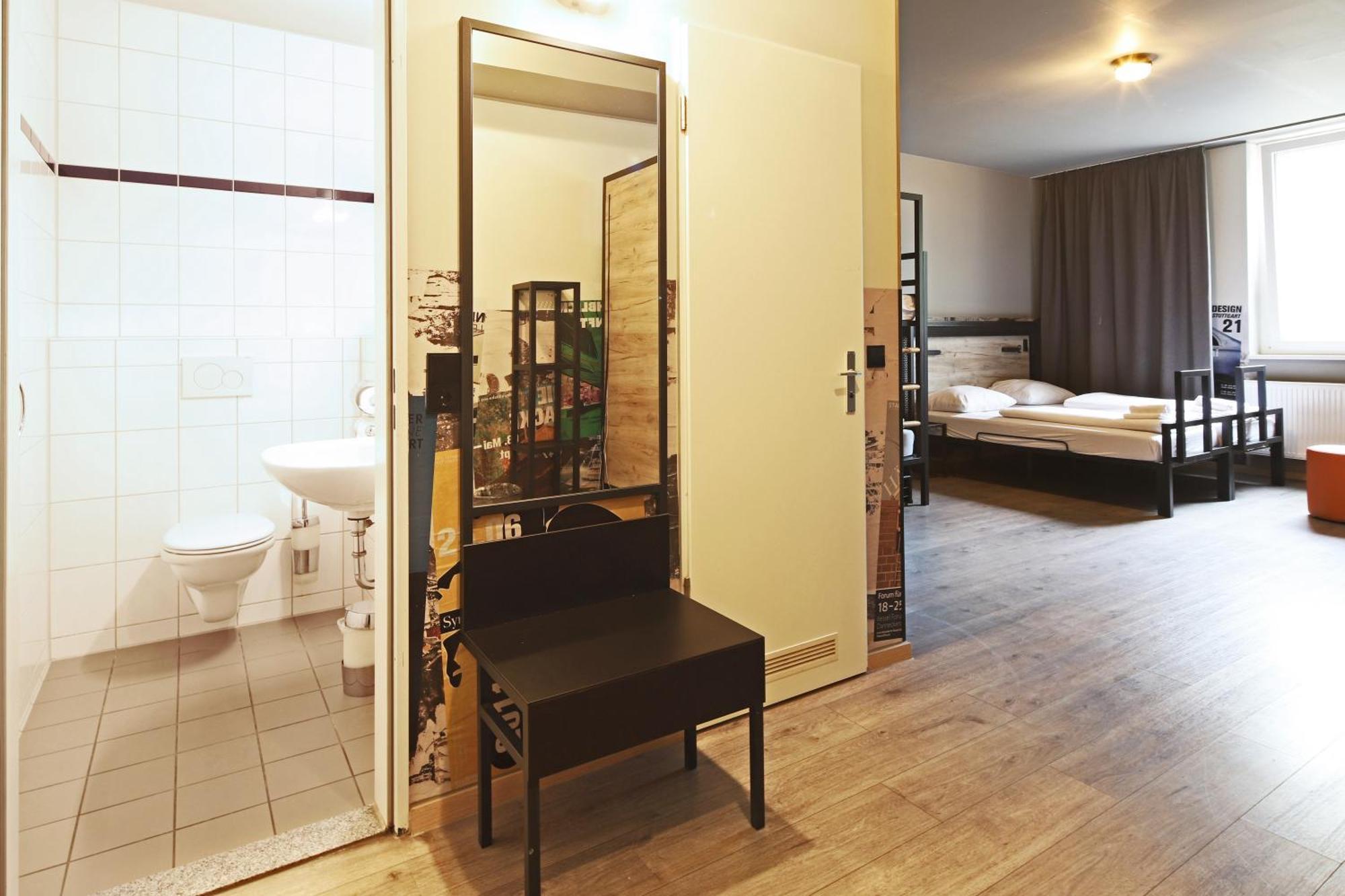 Bed 6-Bed Dormitory Room