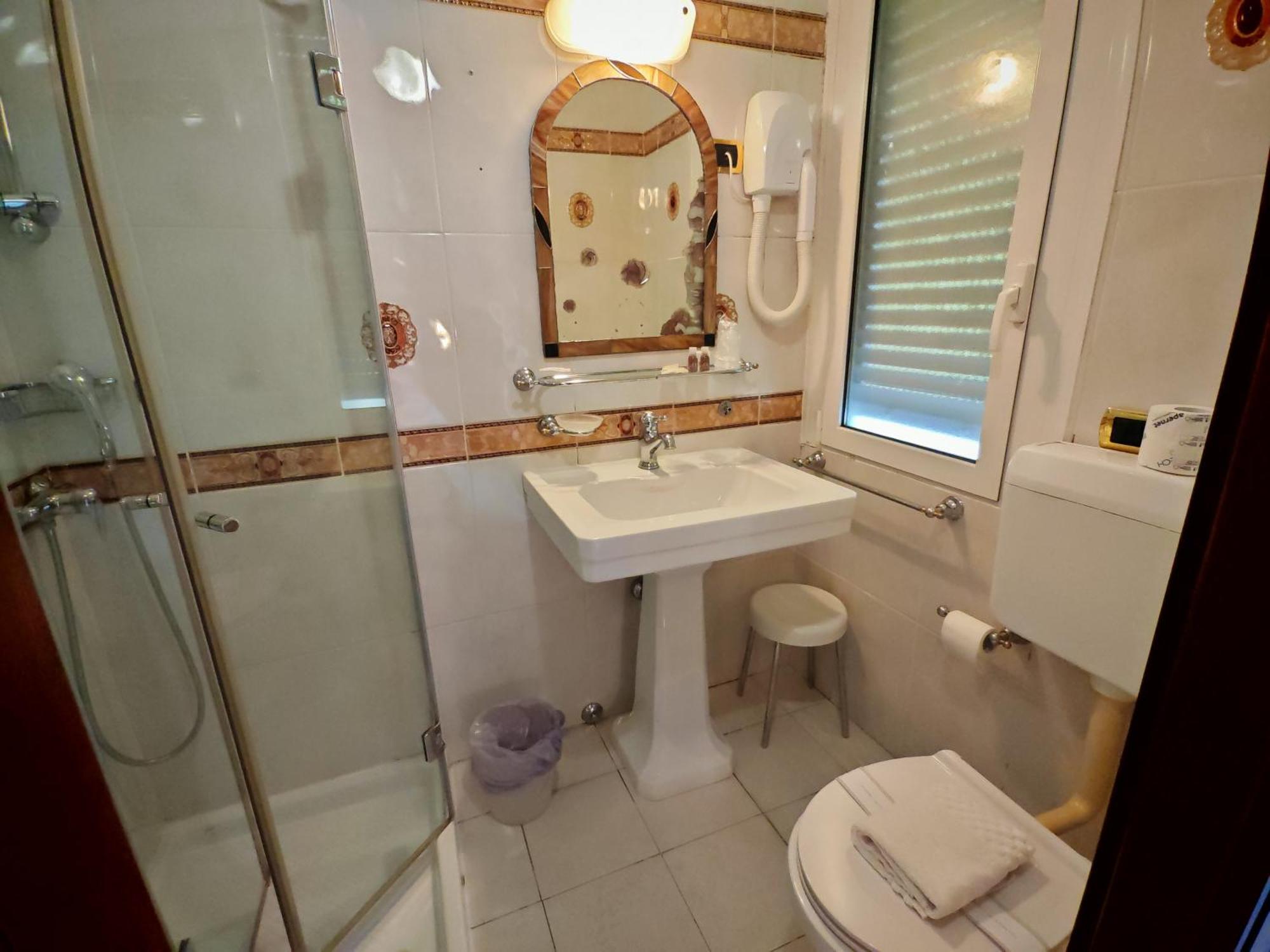 Double or Twin Room,1773965081:JPEG