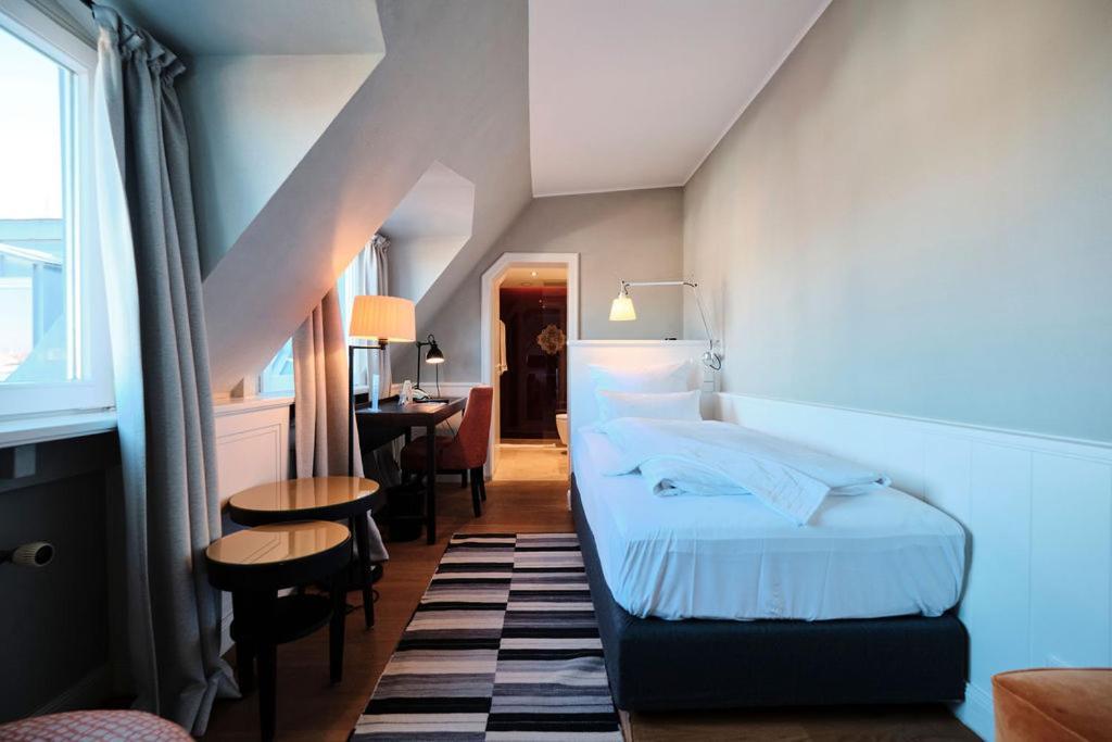 Deluxe Single Room