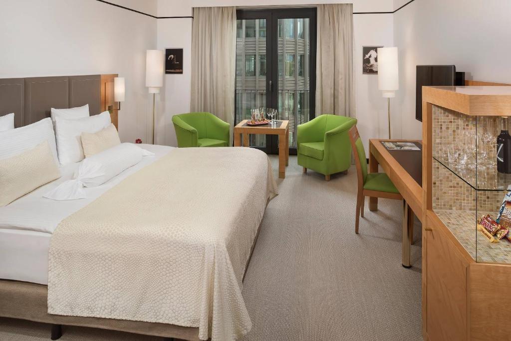 Deluxe Double Room with City View