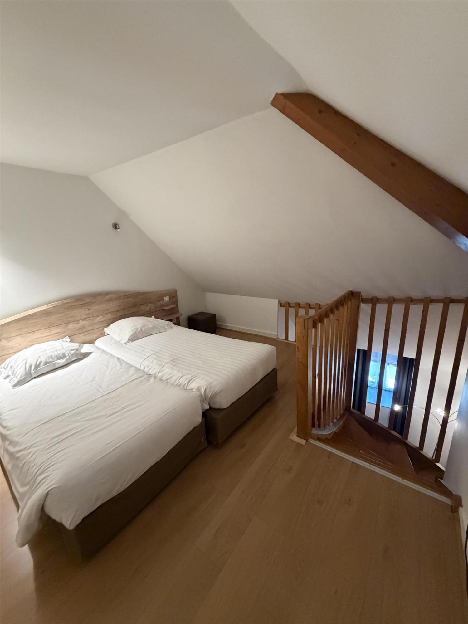 Family Room One King Bed Two Single Beds Non-Smoking