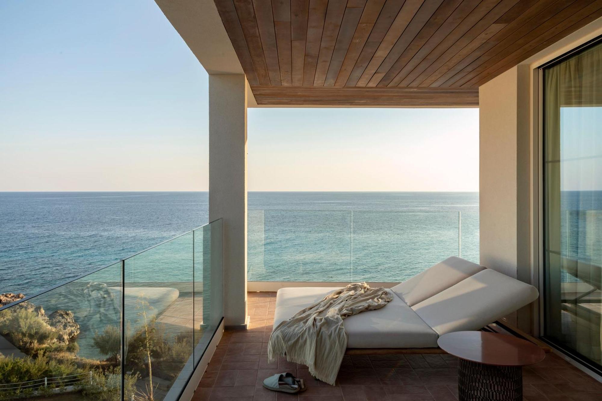 Suite Ocean con vistas al mar y bañera en la terraza