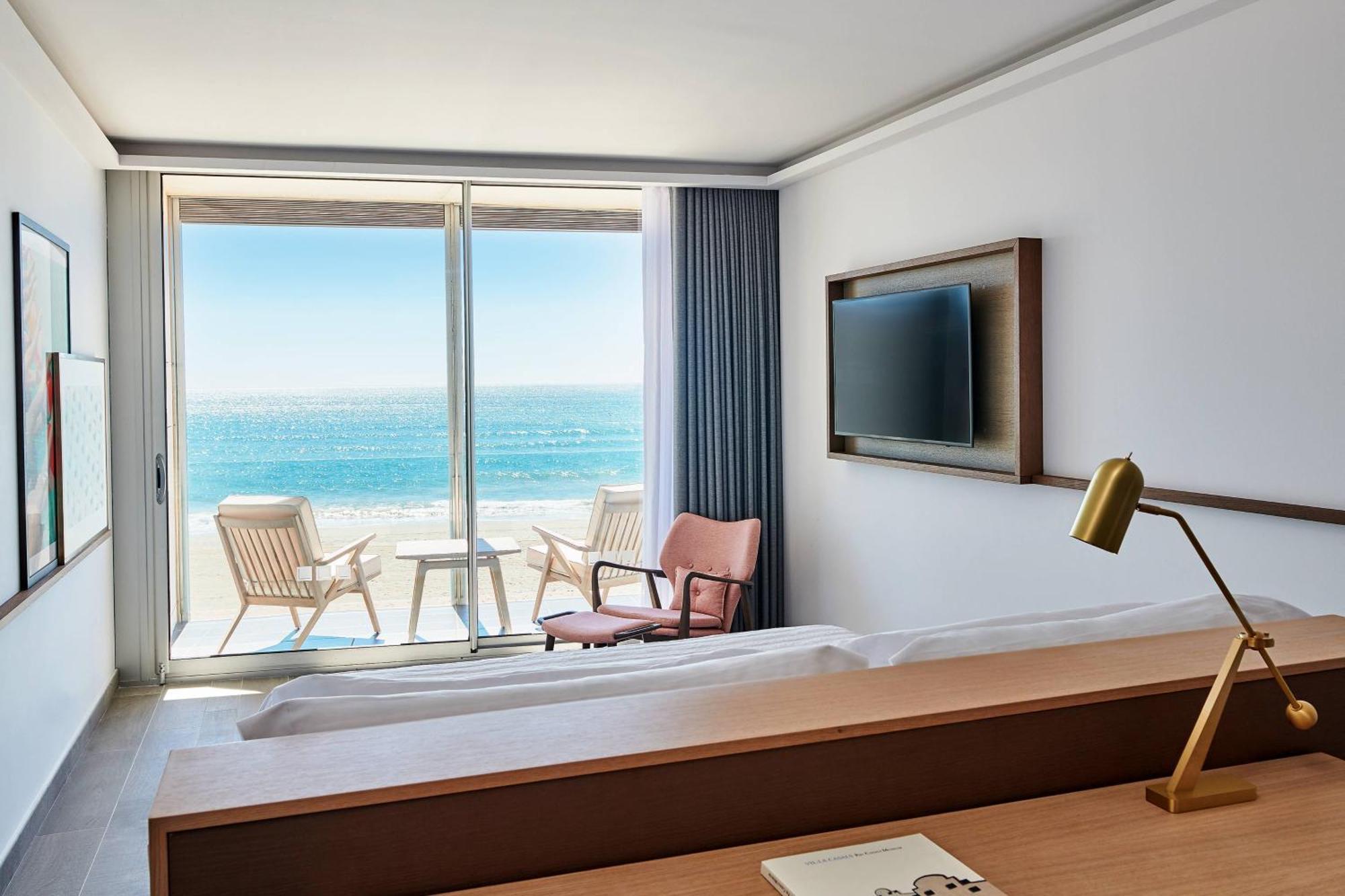 Modernes Zweibettzimmer am Strand