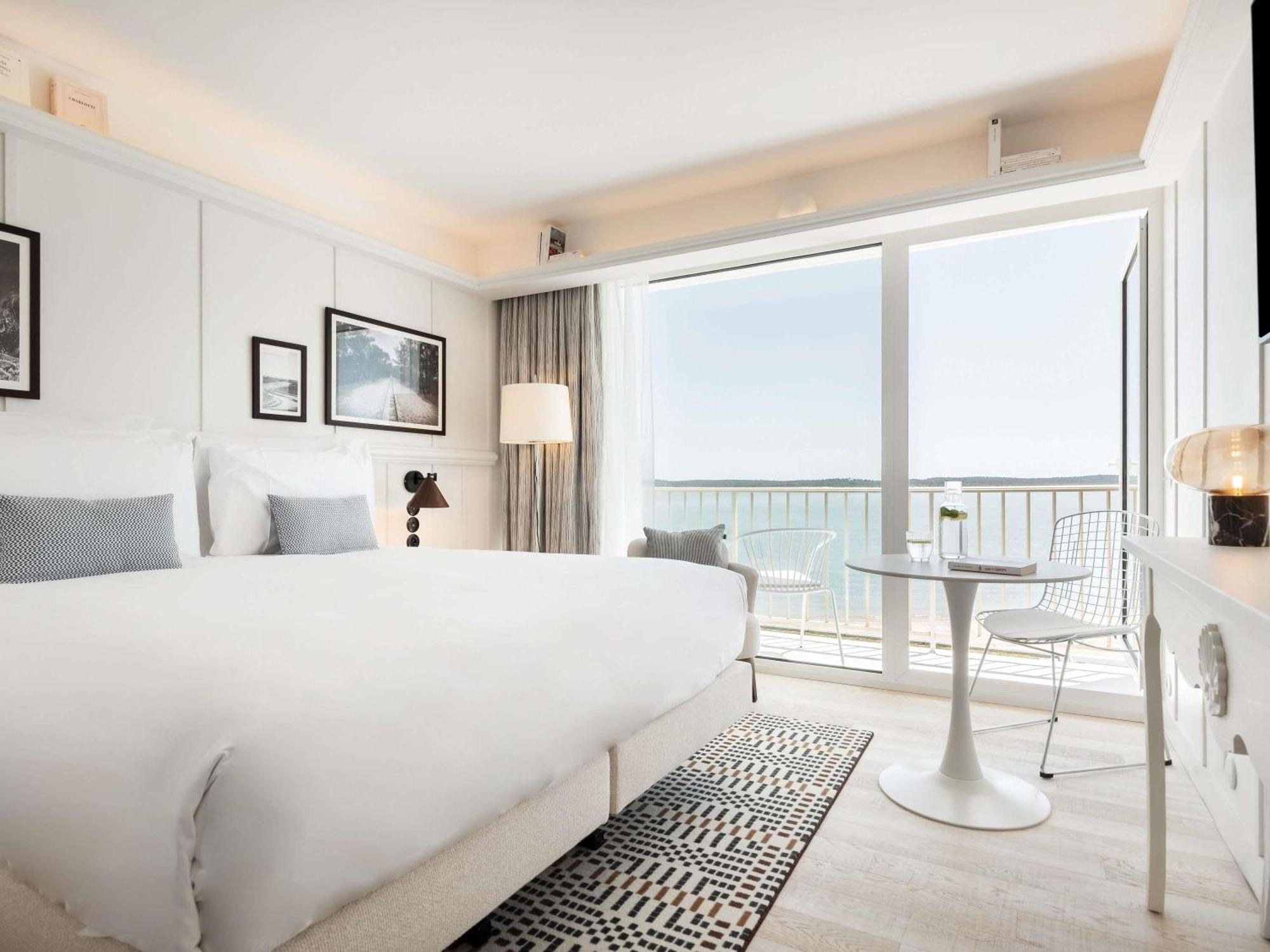 Two-Bedroom Prestige Ocean Suite Two King Beds One Double Sofa Bed One Single Bed,1774438714:JPEG