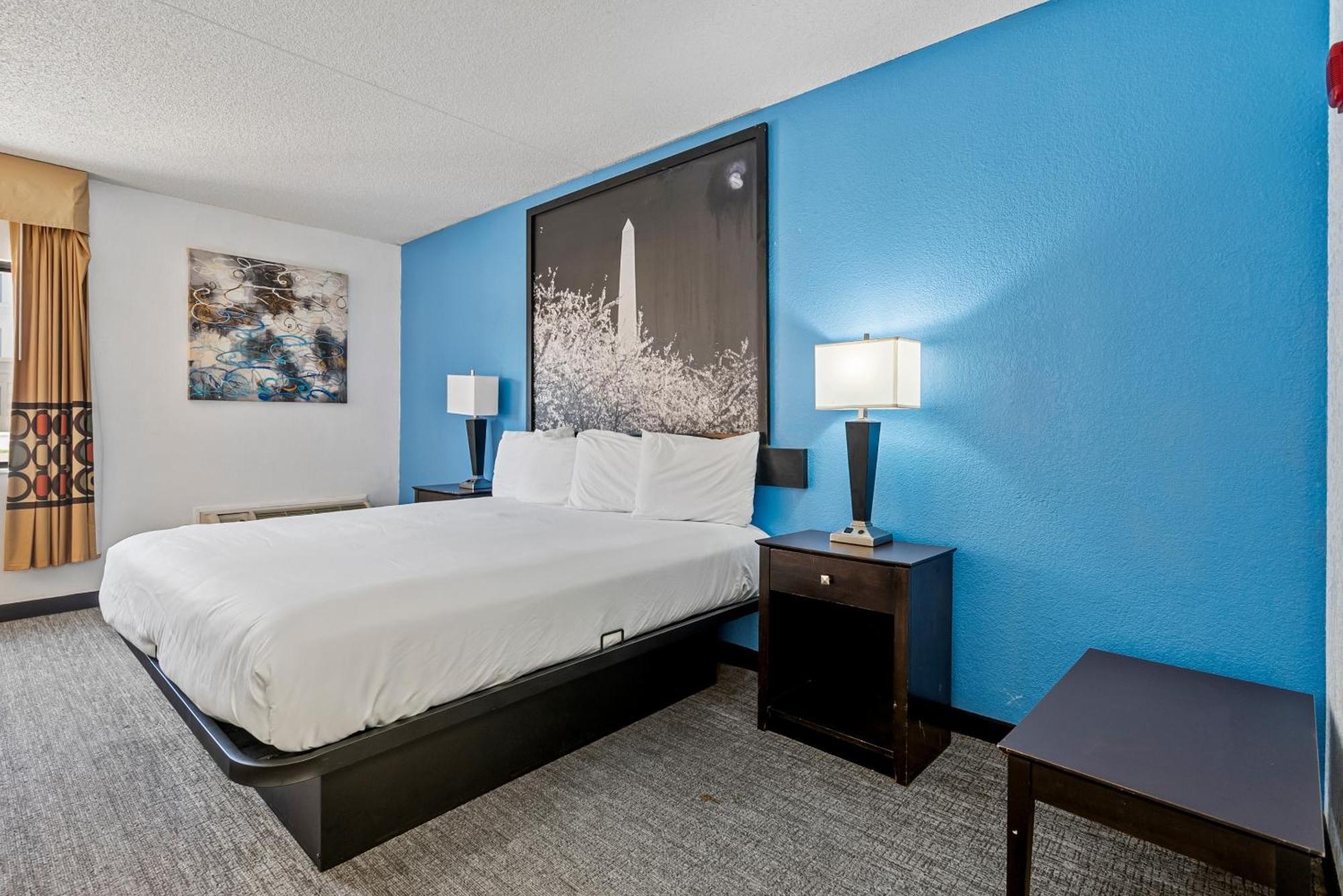 Deluxe King Room