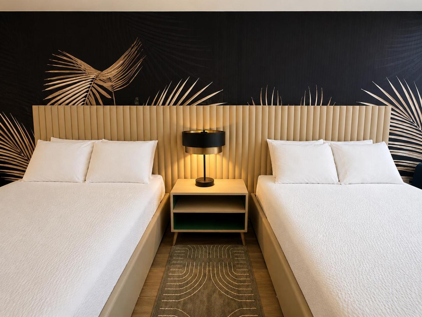 Suite Two Queen Beds Sofa Bed Non-Smoking