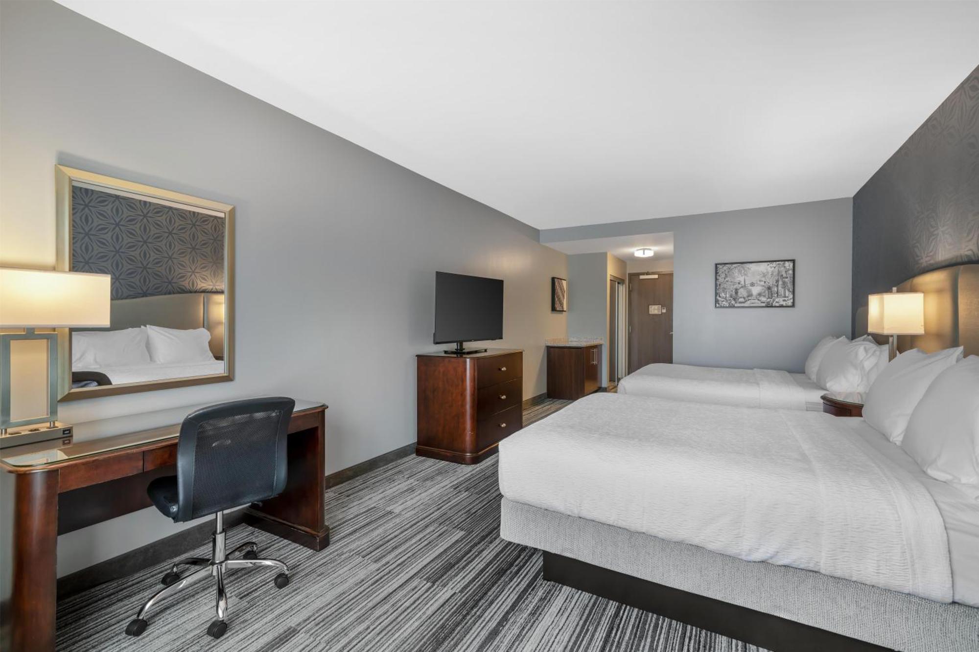 Larger Queen Room Two Queen Beds Non-Smoking
