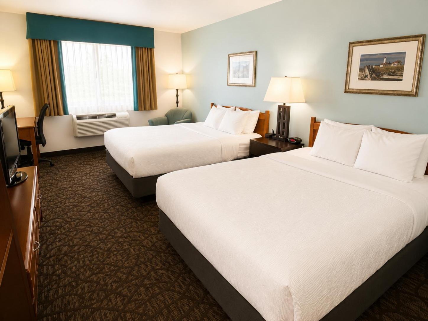 Queen Room Two Queen Beds Non-Smoking