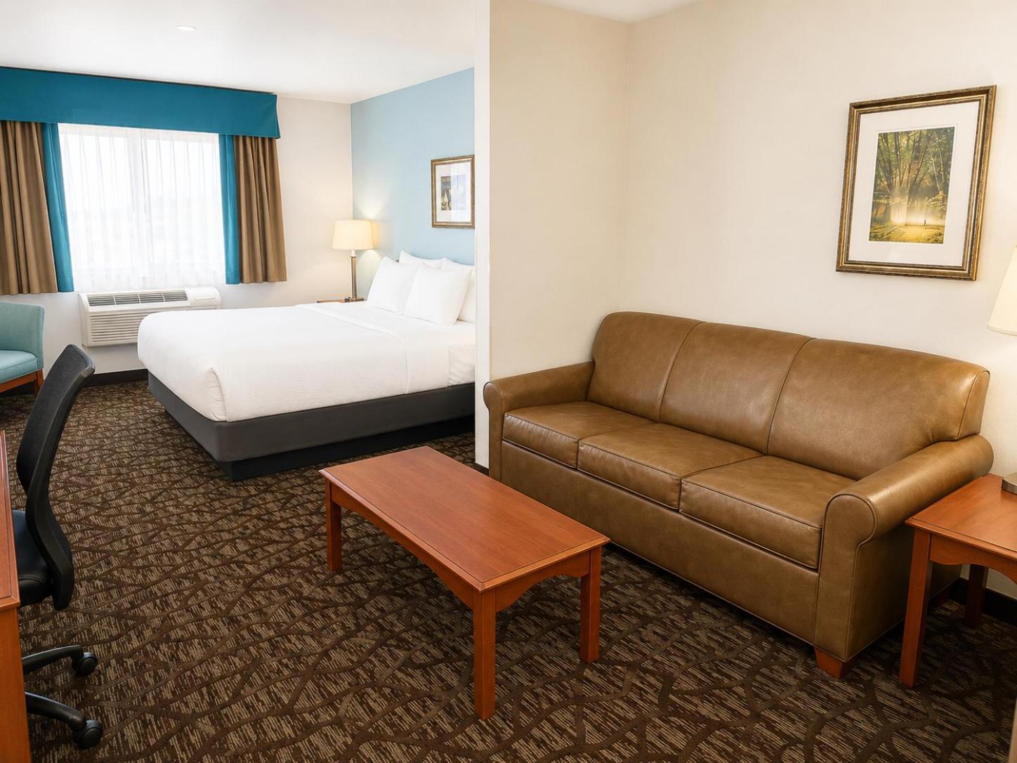 King Suite Non-Smoking