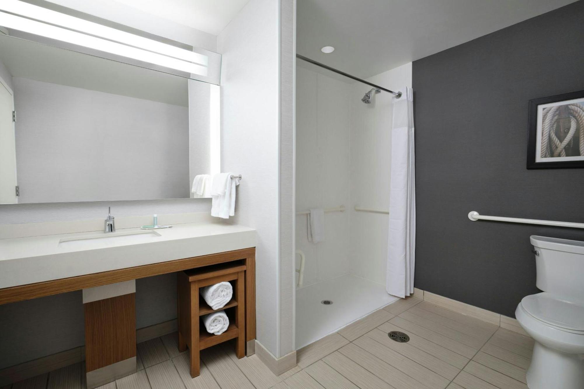 Guest Room 1 King