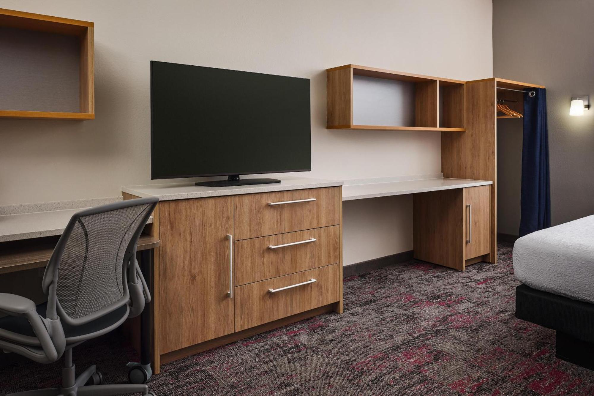 King Studio Suite Hearing Access or Non-Smoking