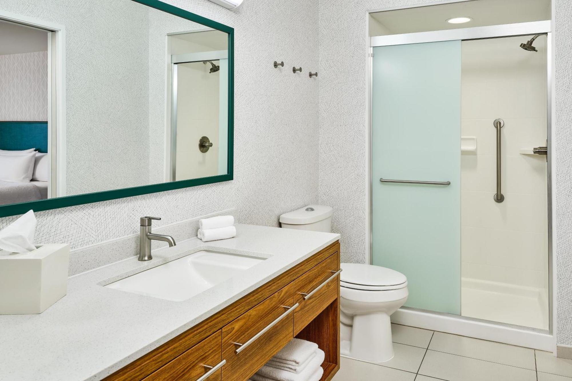King Studio Suite Hearing Access or Non-Smoking