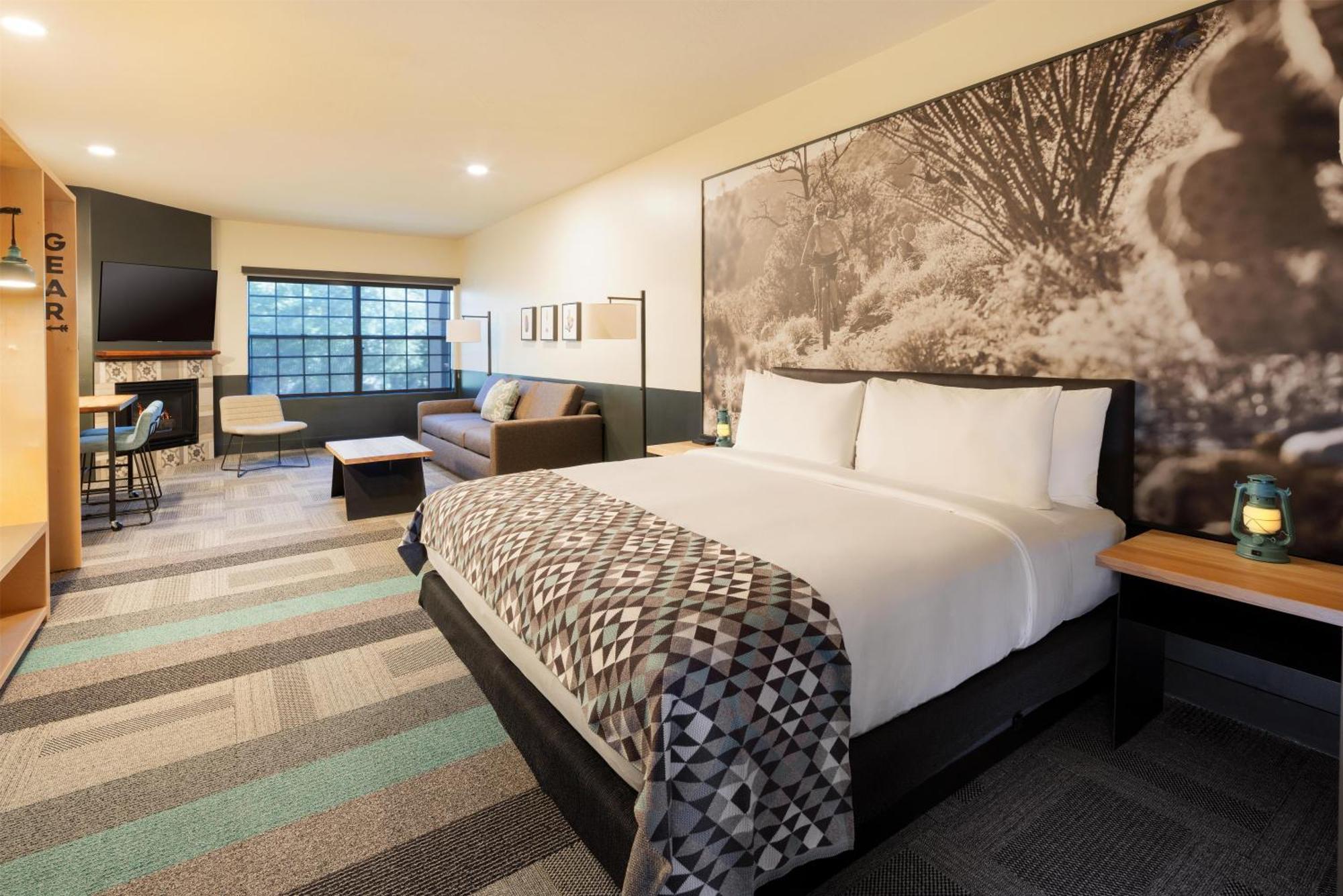 Junior King Suite Seating Area